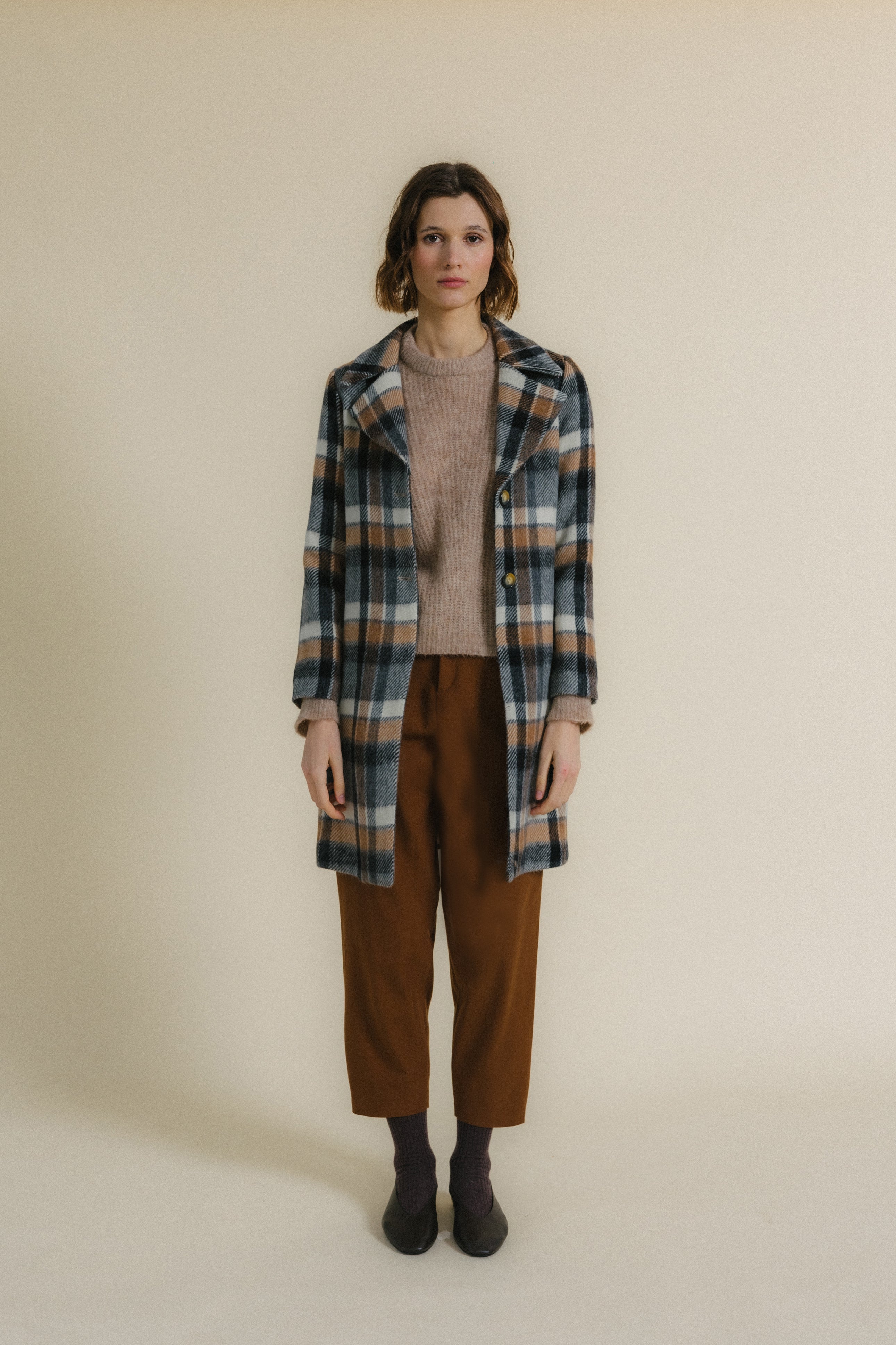 ABRIGO LANA DAKOTA CUADROS CHOCOLATE