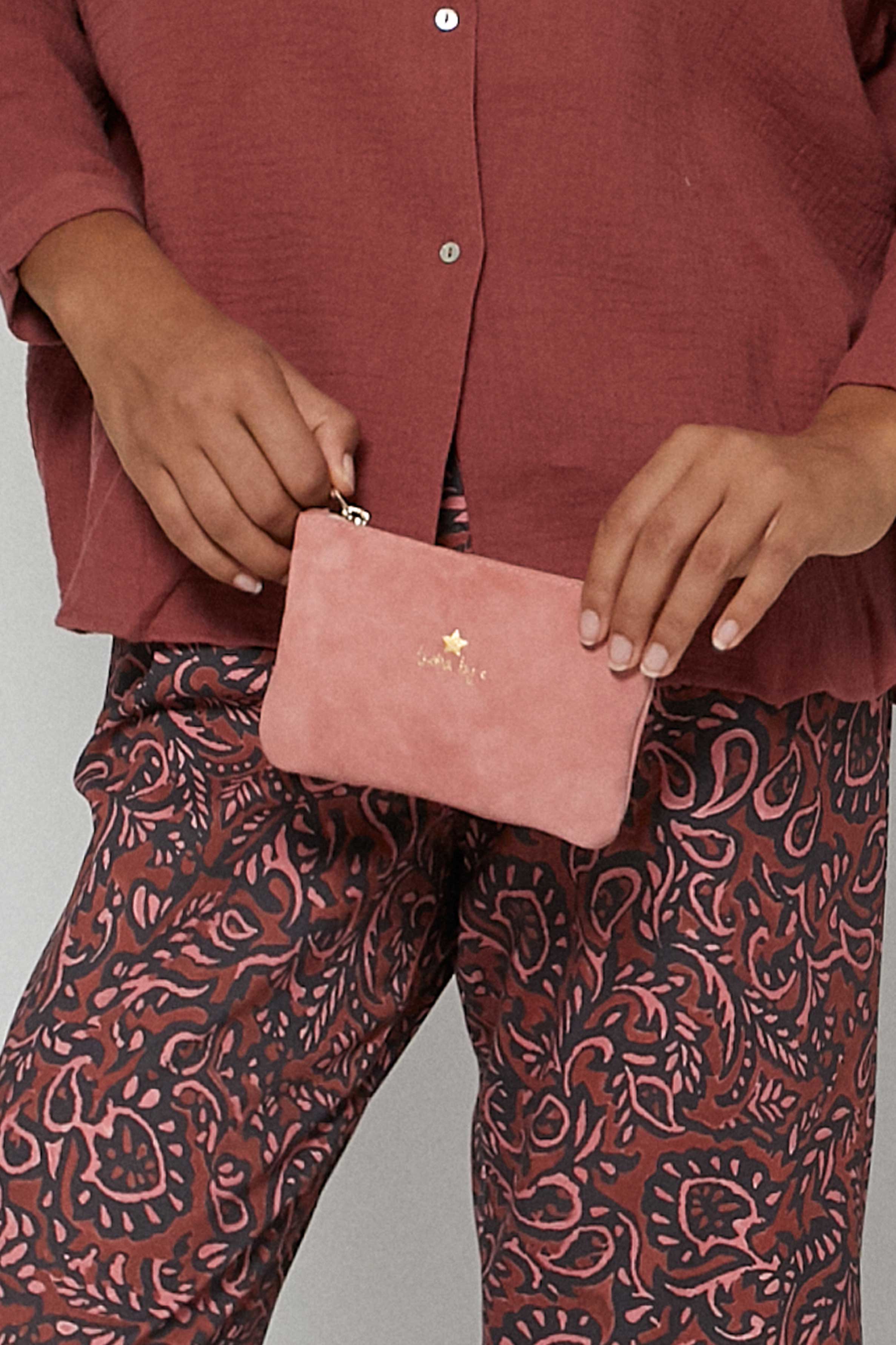 Cartera ante rosa