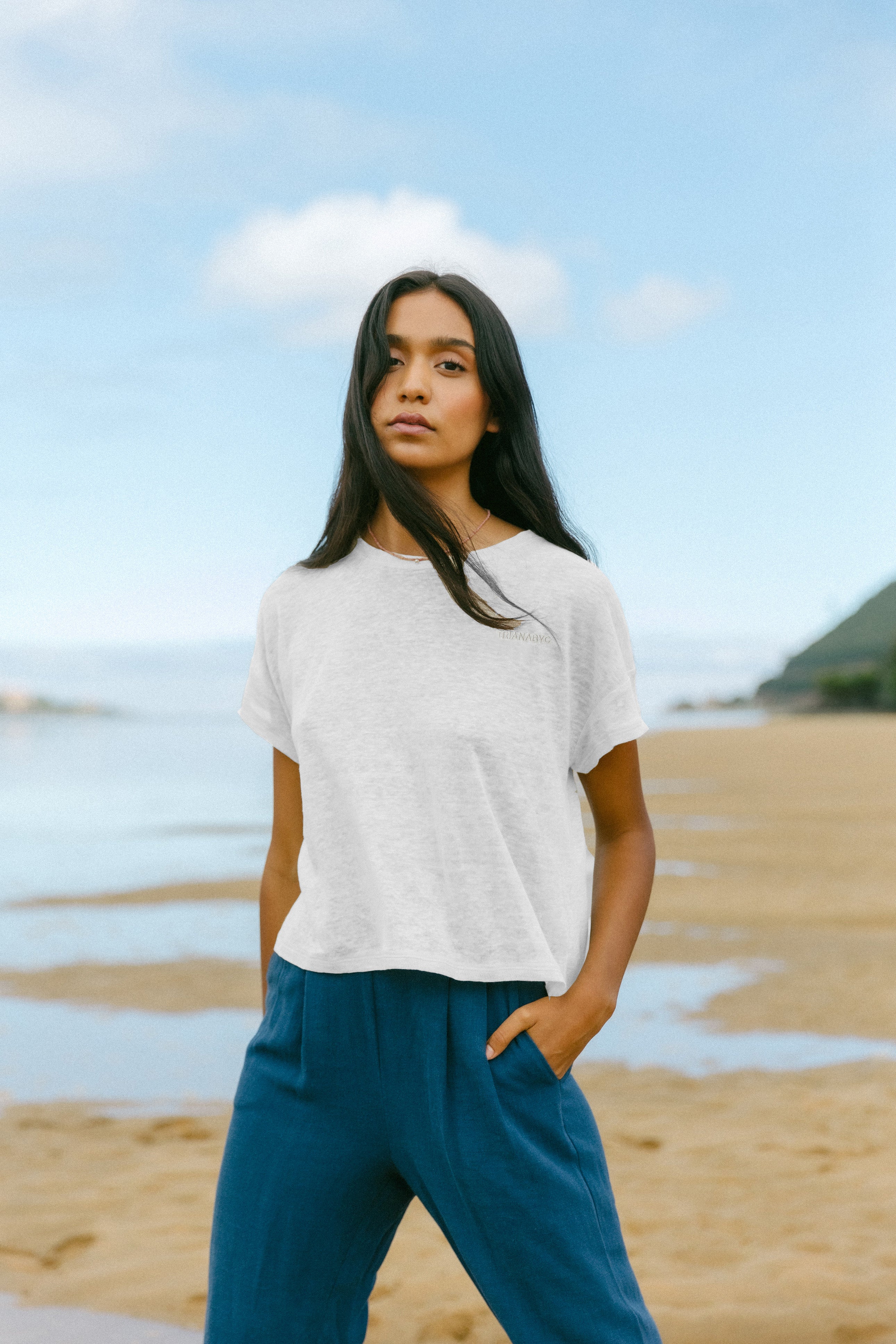 Camiseta blanca bordado TRIANABYC