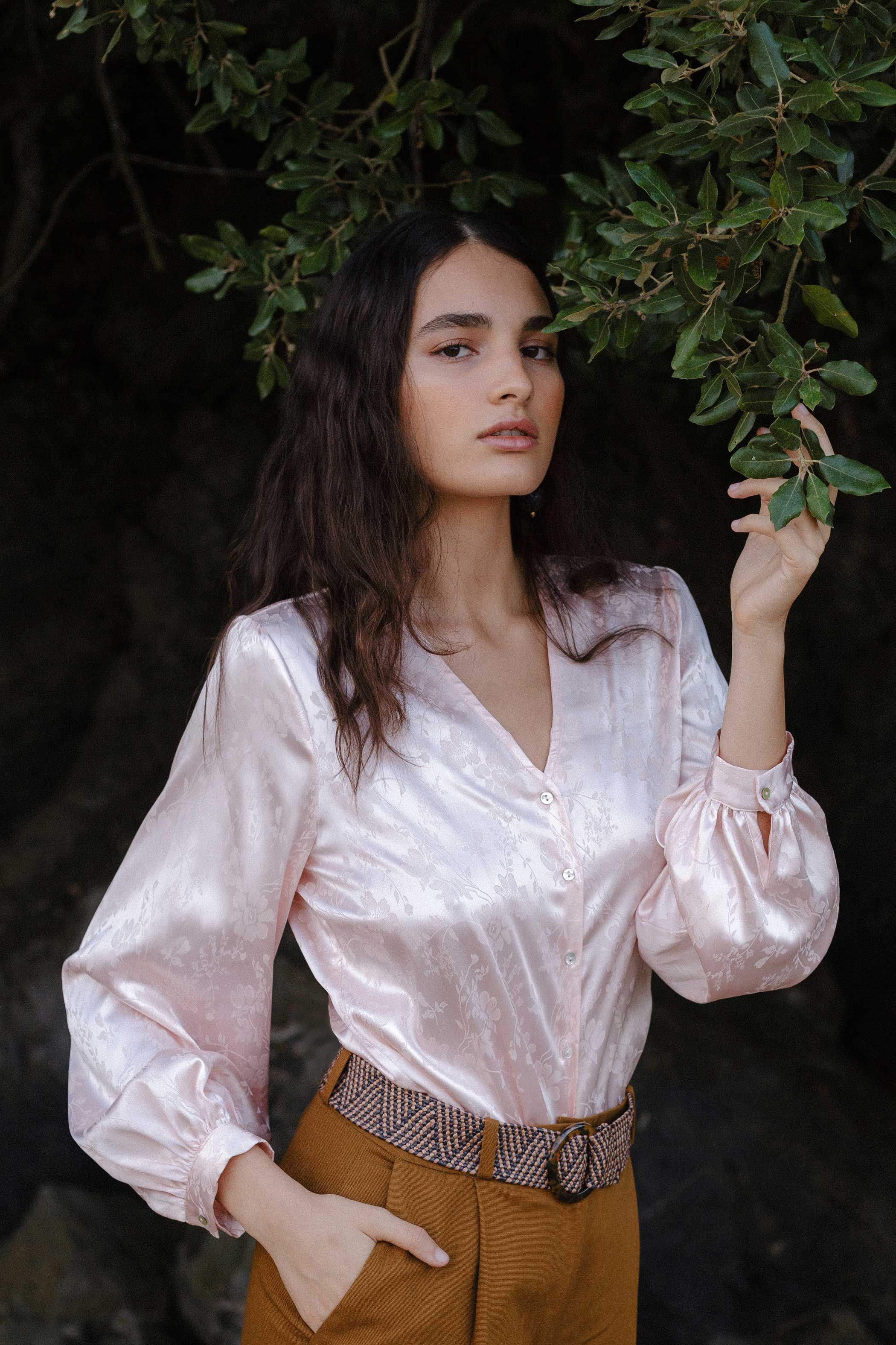 Chemisier rose à manches bouffantes en jacquard