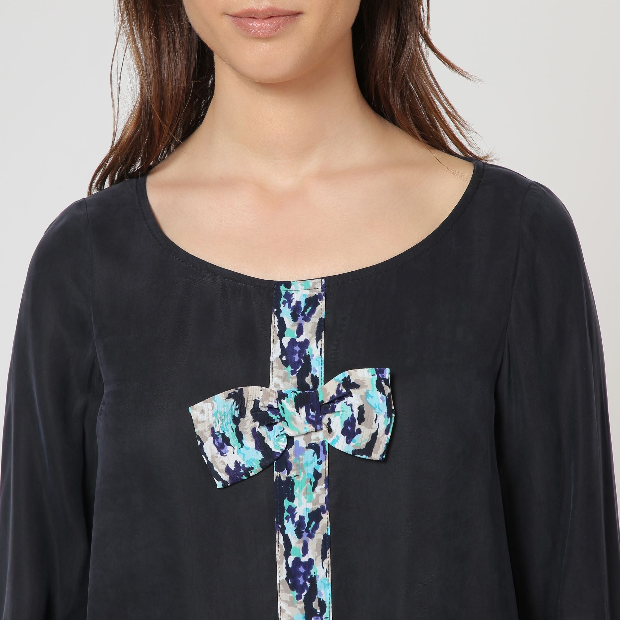 Blusa cupro lazo en delantero