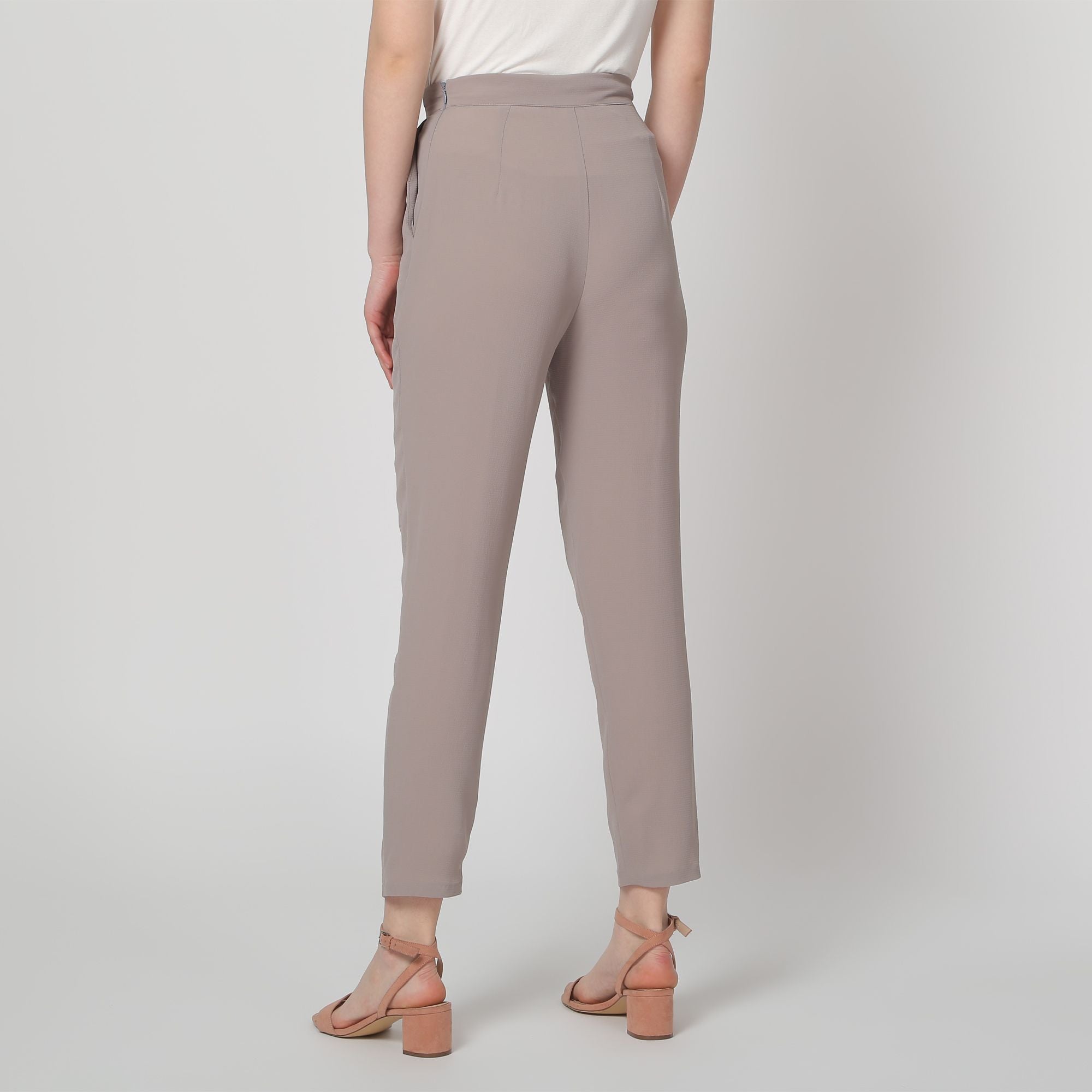 Pantalón recto GRIS