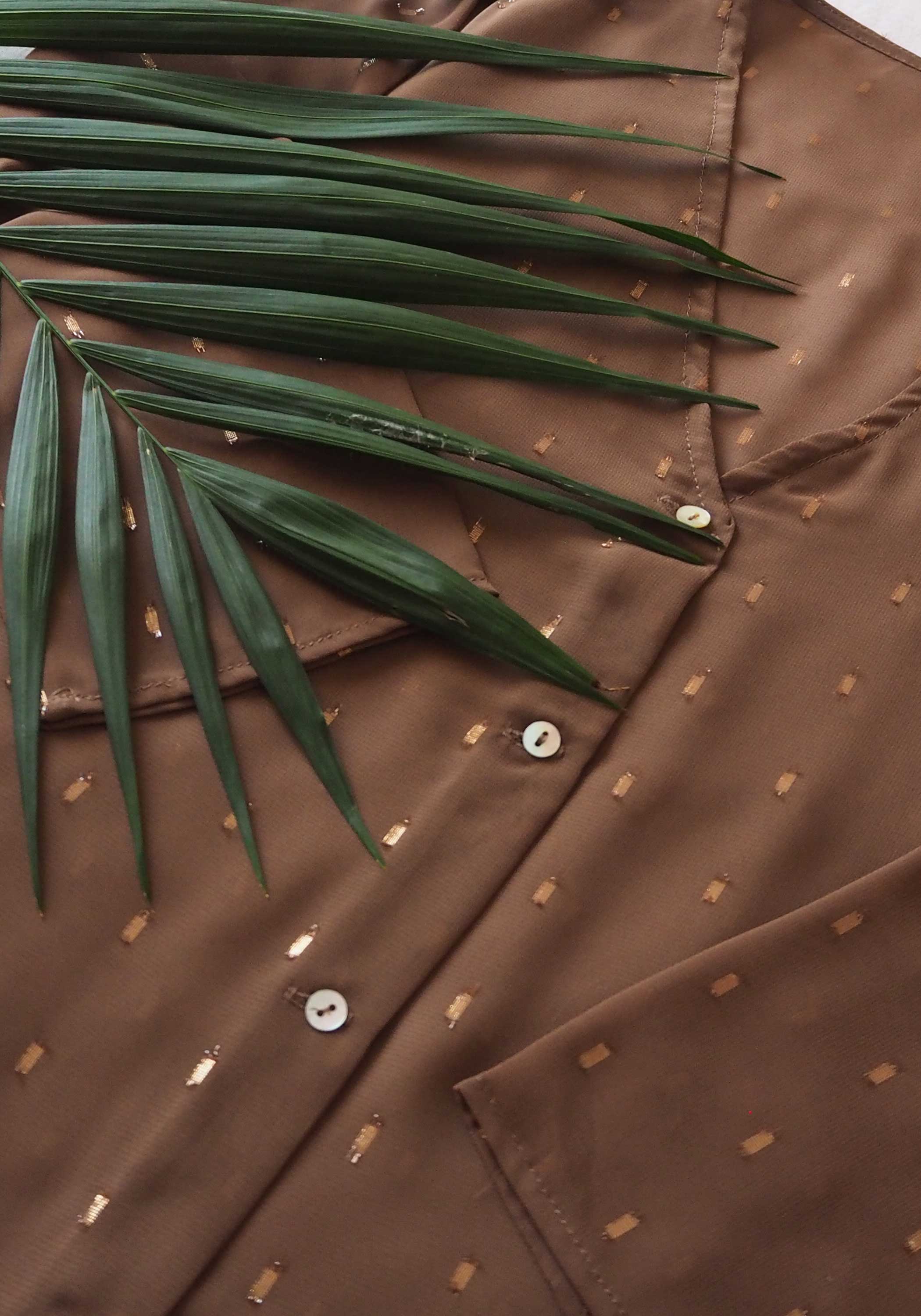 Blusa London gasa topo motas doradas