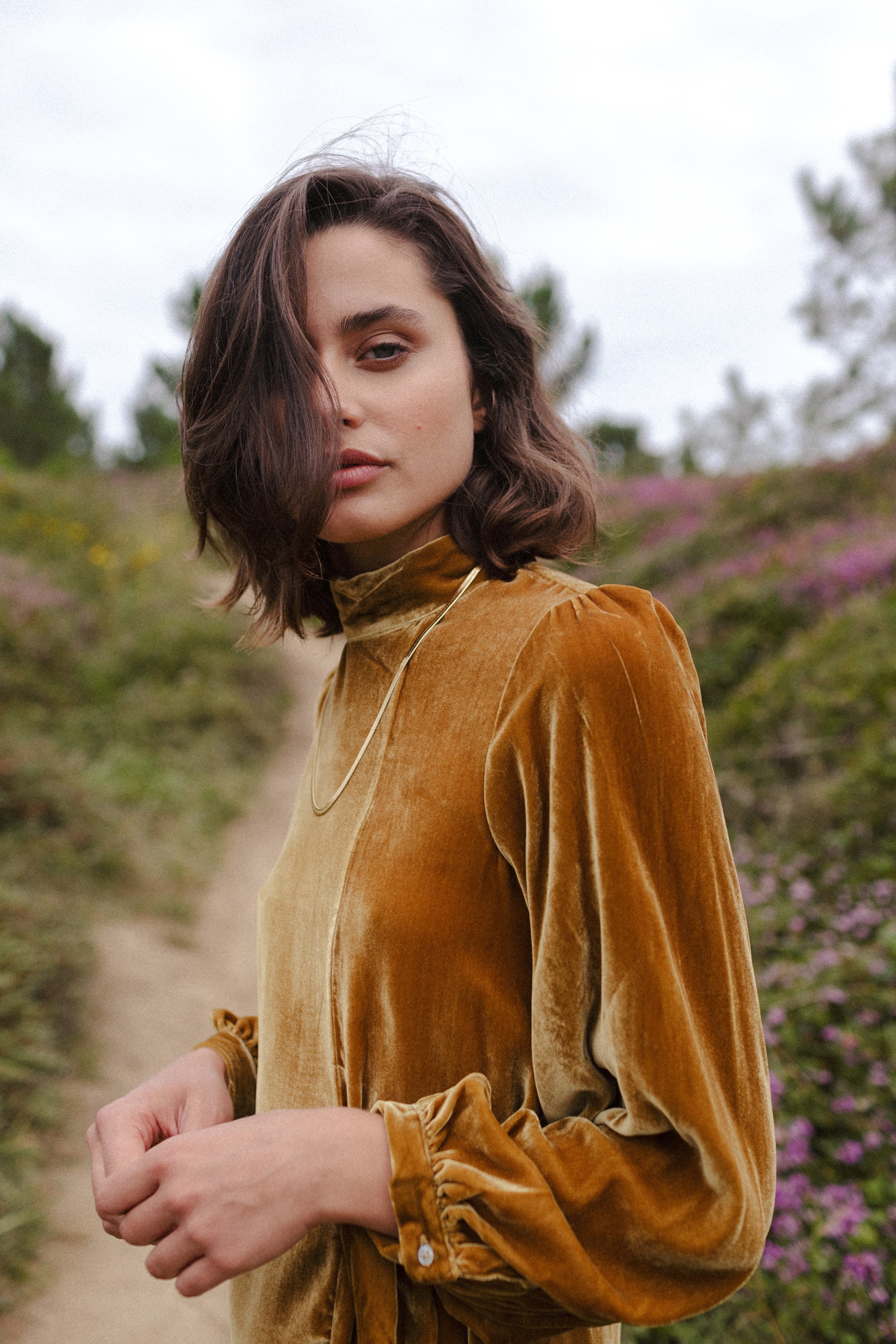 Vestido LAVAL terciopelo seda mostaza