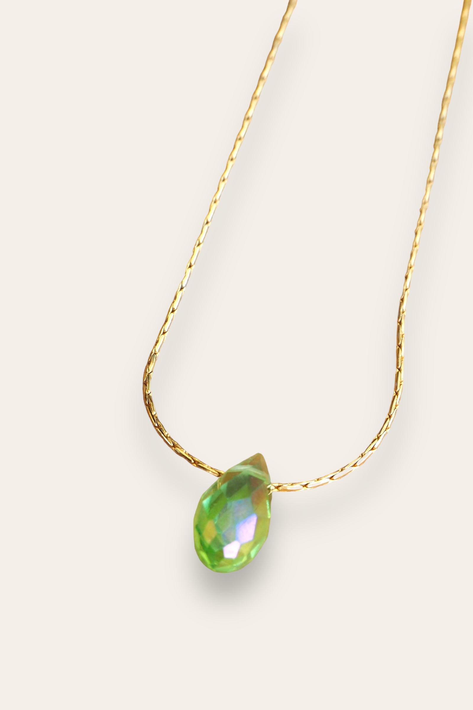 Collier cristal de roche ovale vert