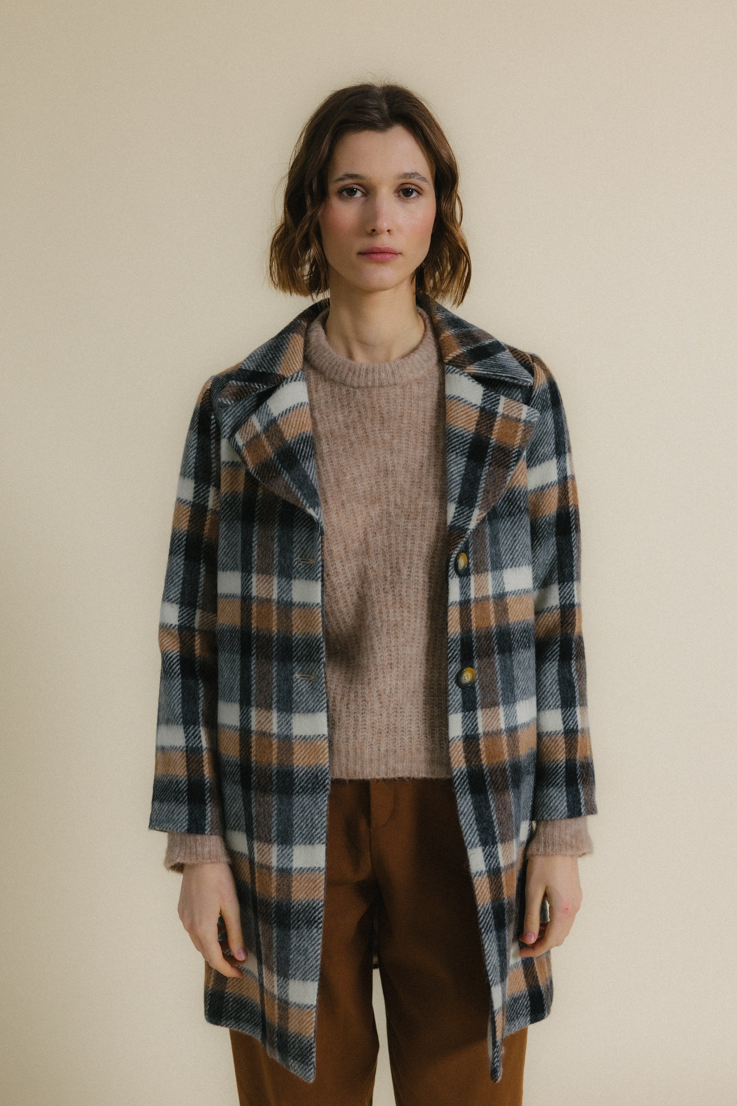 ABRIGO LANA DAKOTA CUADROS CHOCOLATE