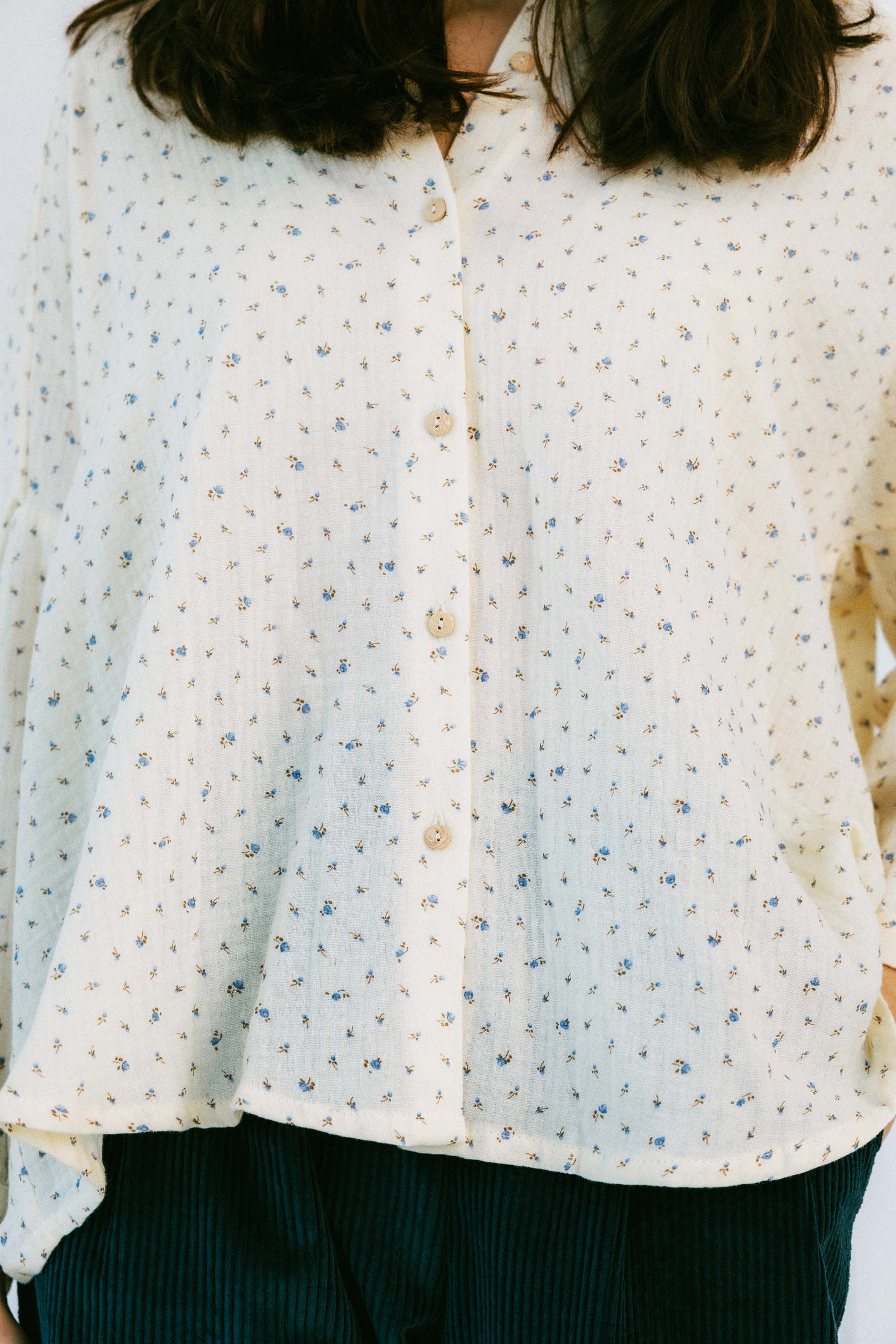 Blusa algodón orgánico STAR flor azul