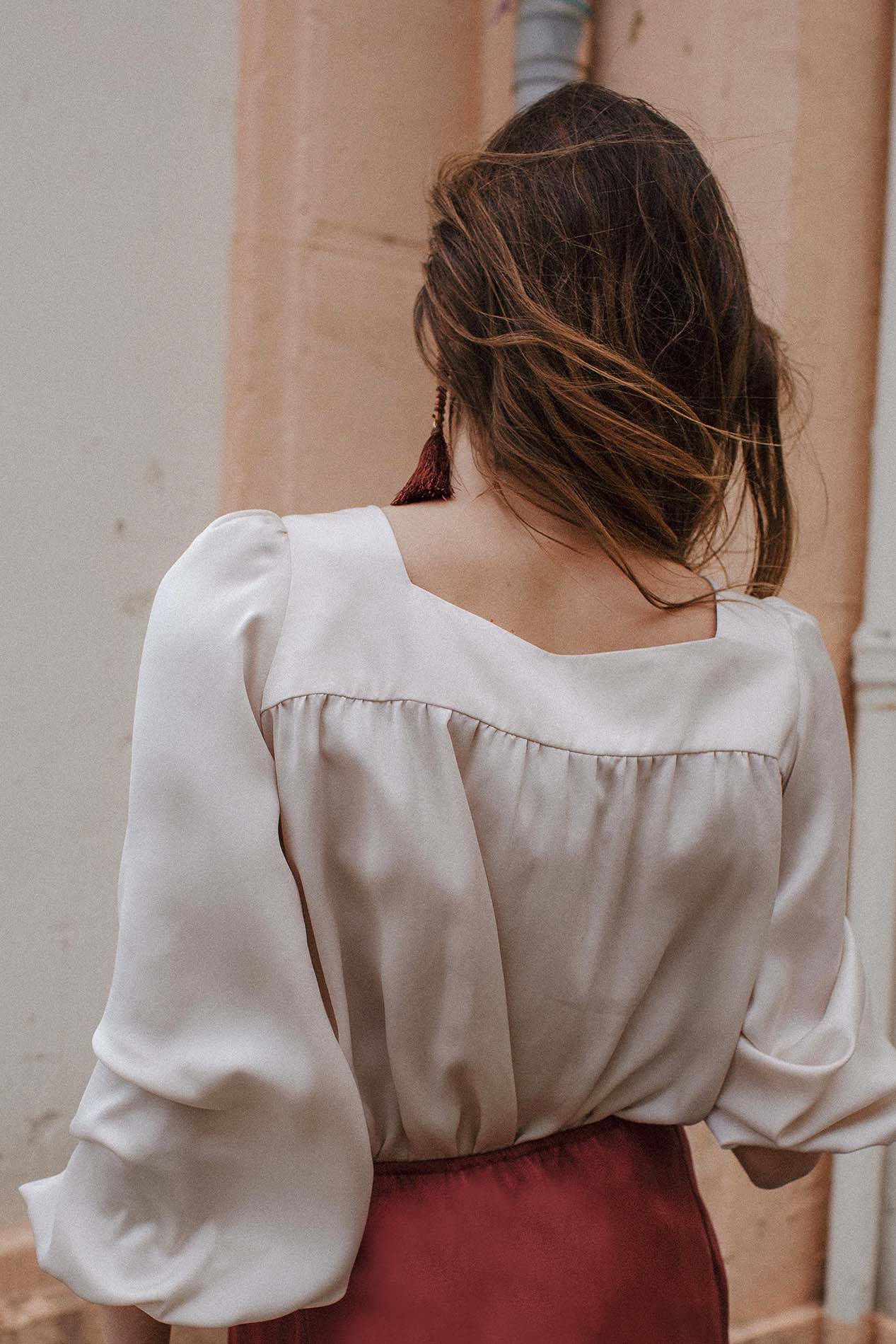 Blouse en satin couleur SABLE