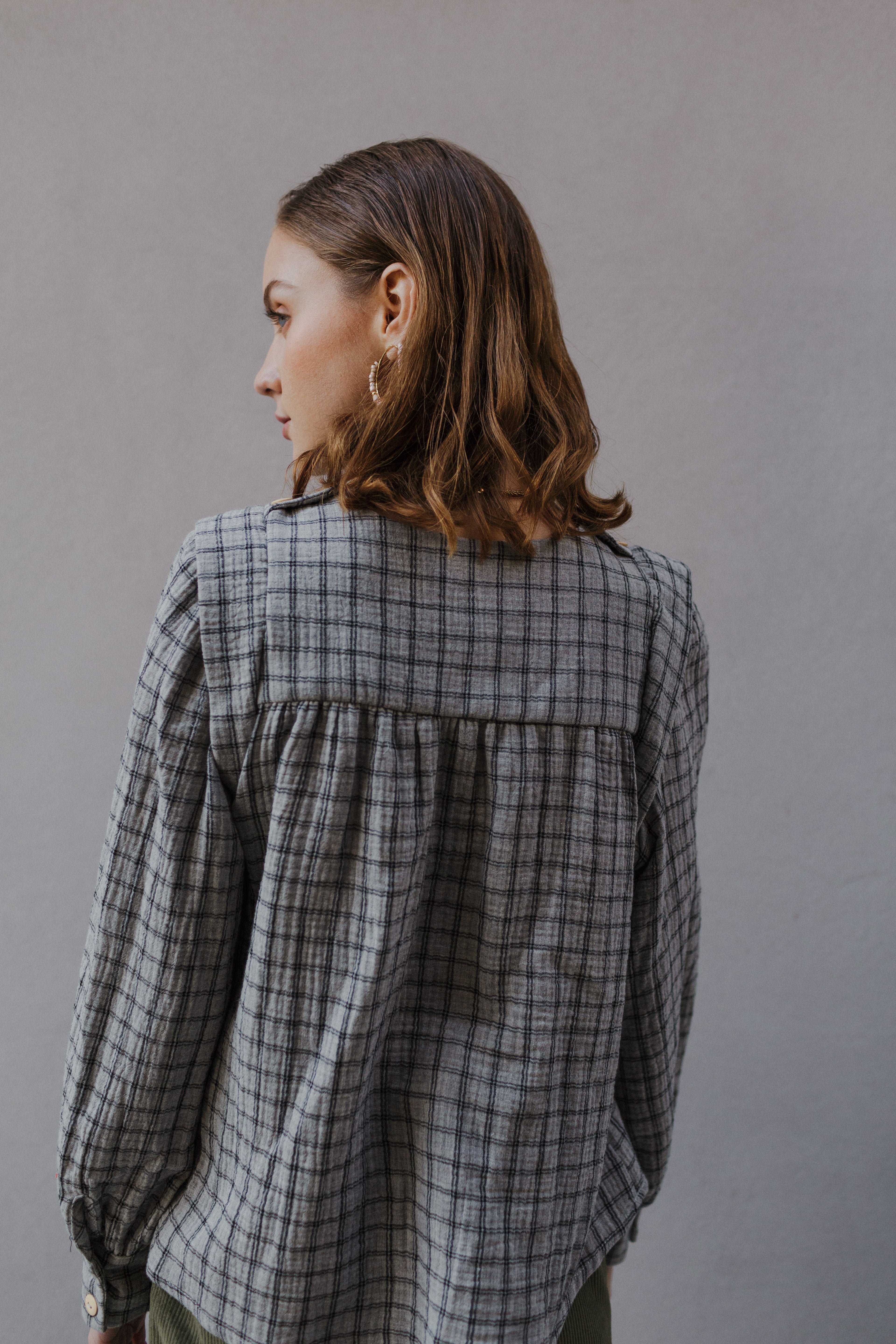 Blusa DEBA ORGANIC CUADROS GRIS