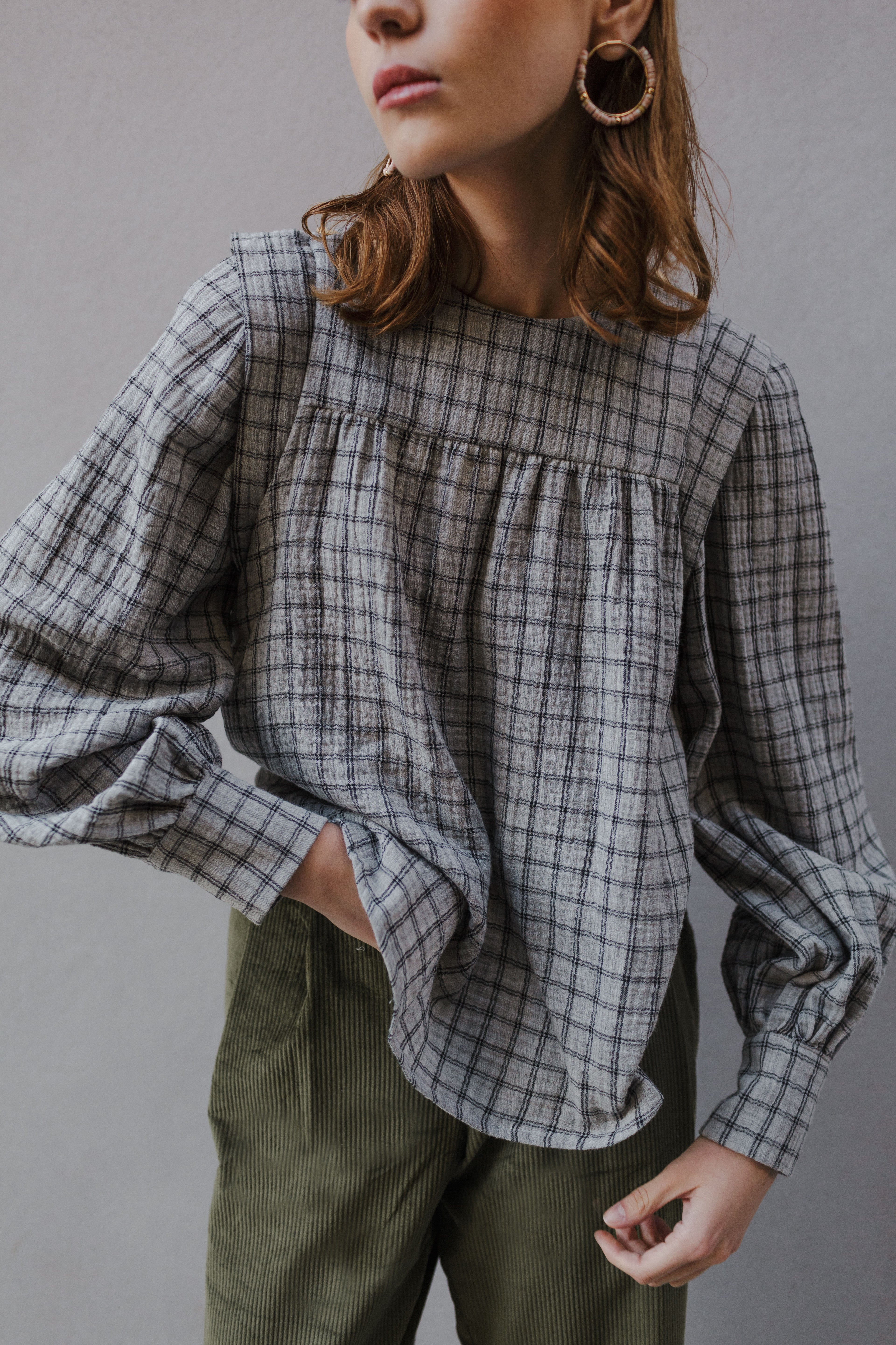 Blusa DEBA ORGANIC CUADROS GRIS