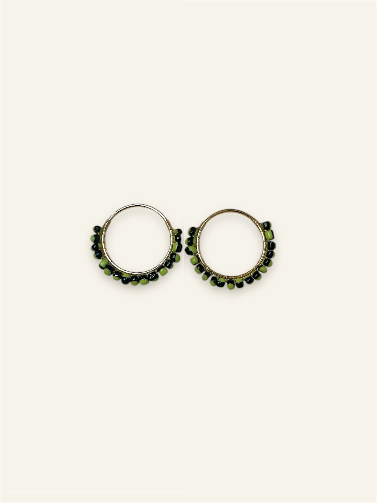 Pendientes yakarta verde y negro.