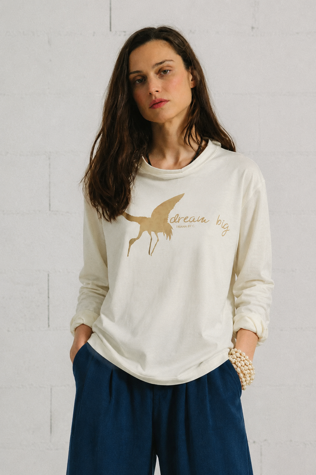 White sweatshirt DREAM BIG