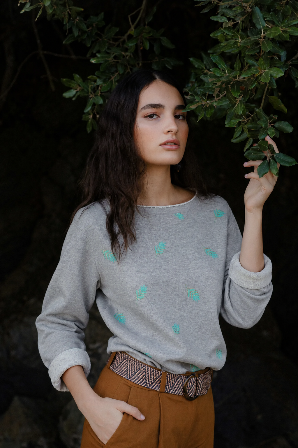 GRAY sweatshirt with branch print