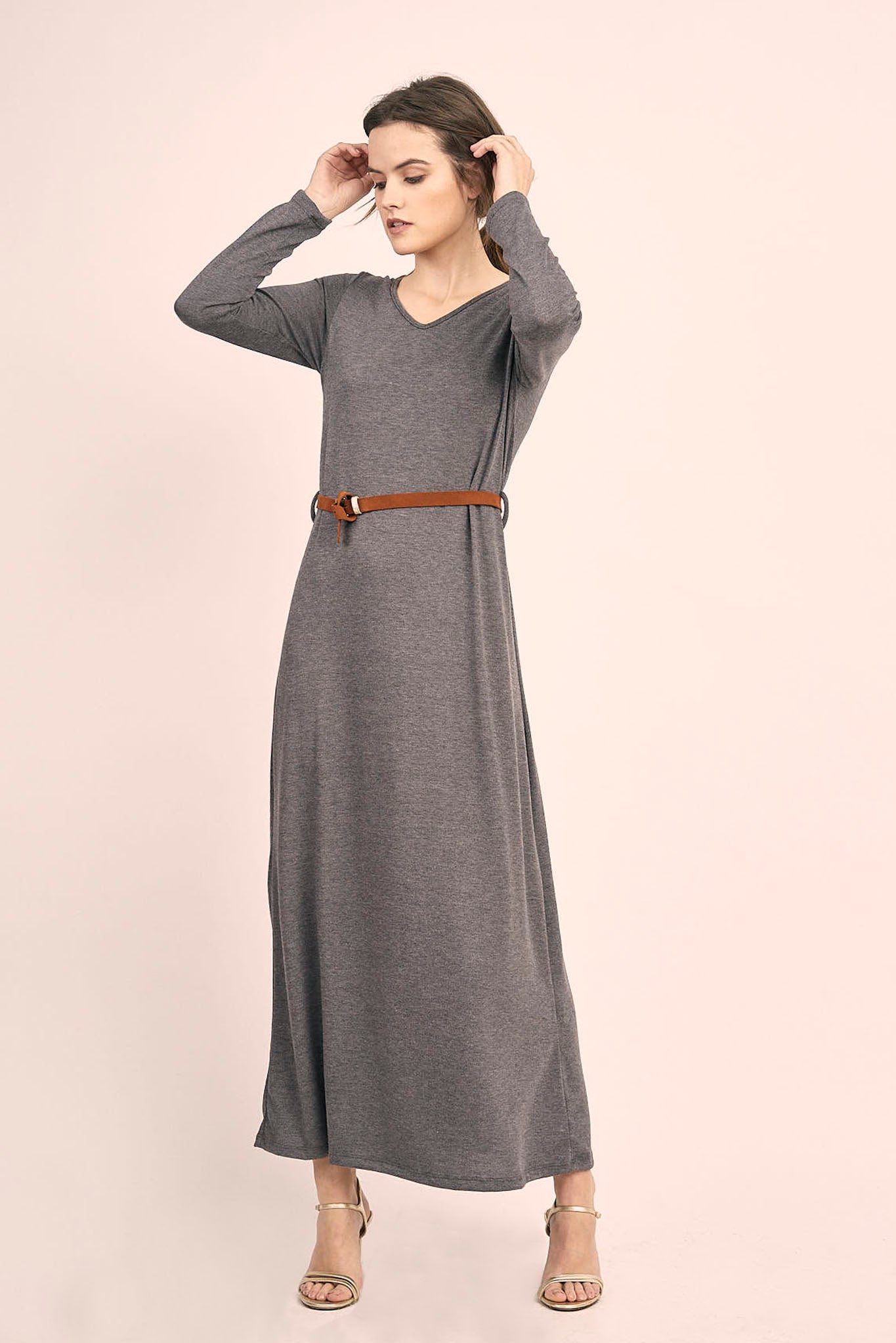 Vestido escote pico punto gris tobillero