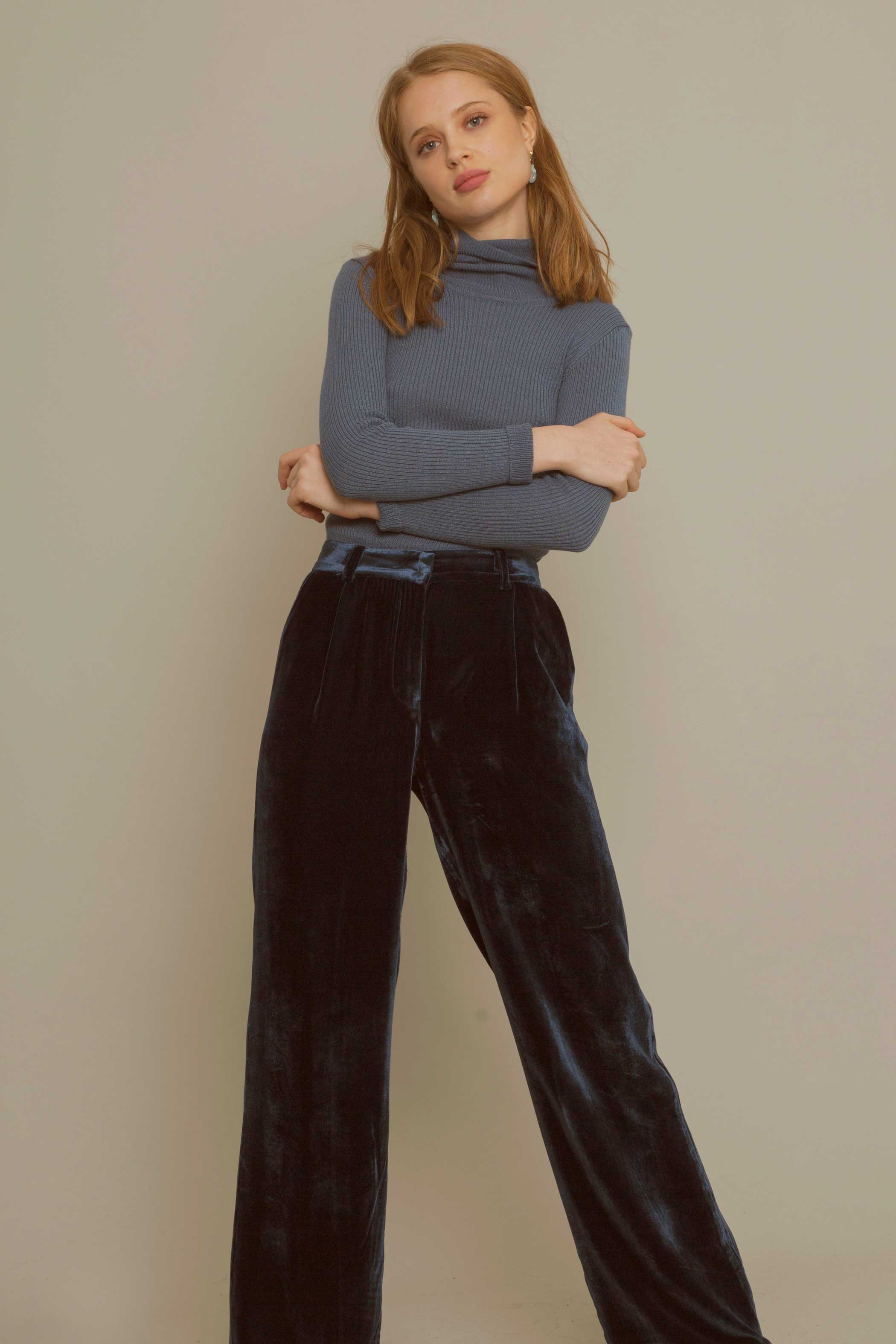 Pantalón campana terciopelo azul seda