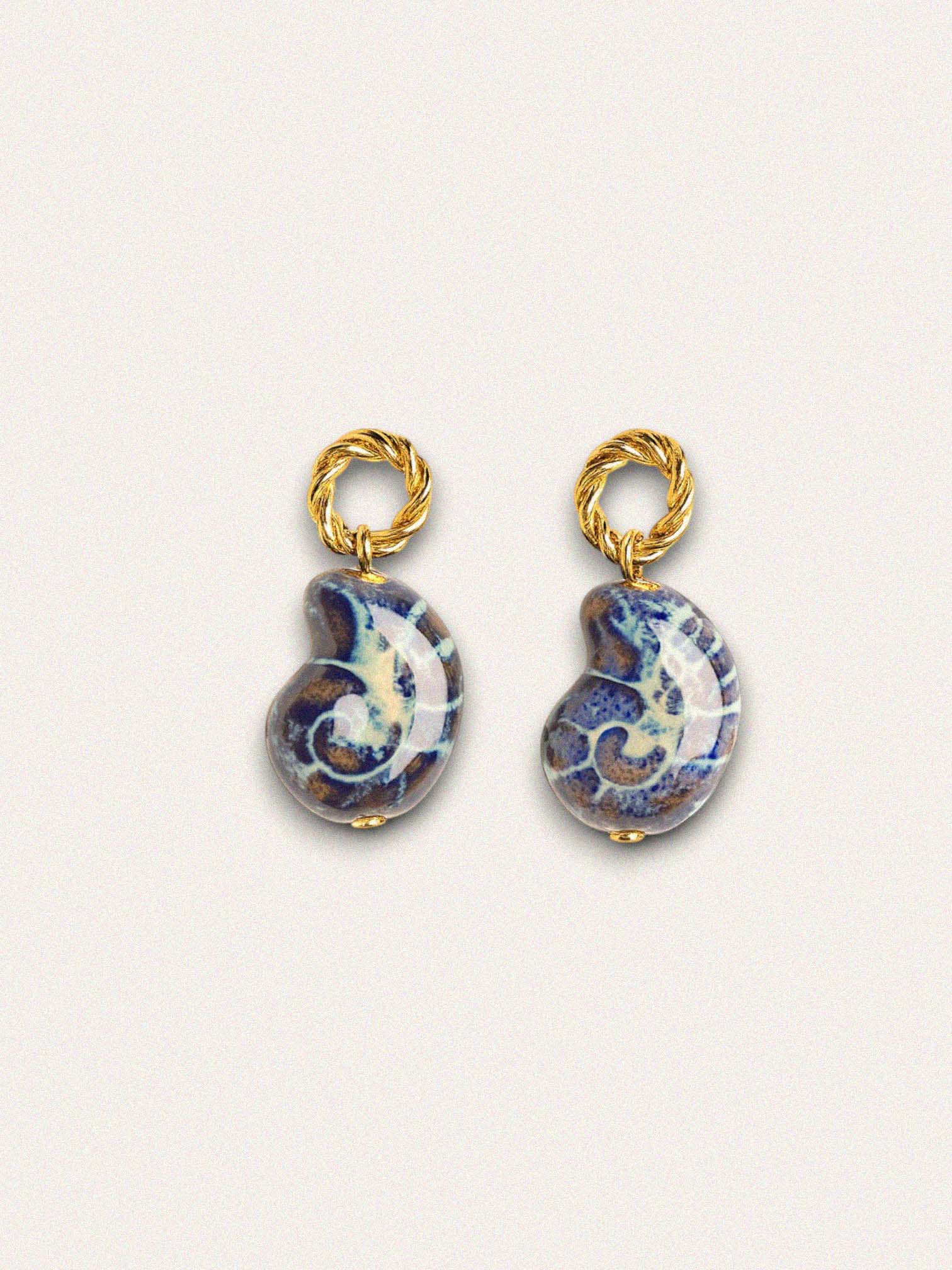 Pendientes concha azul
