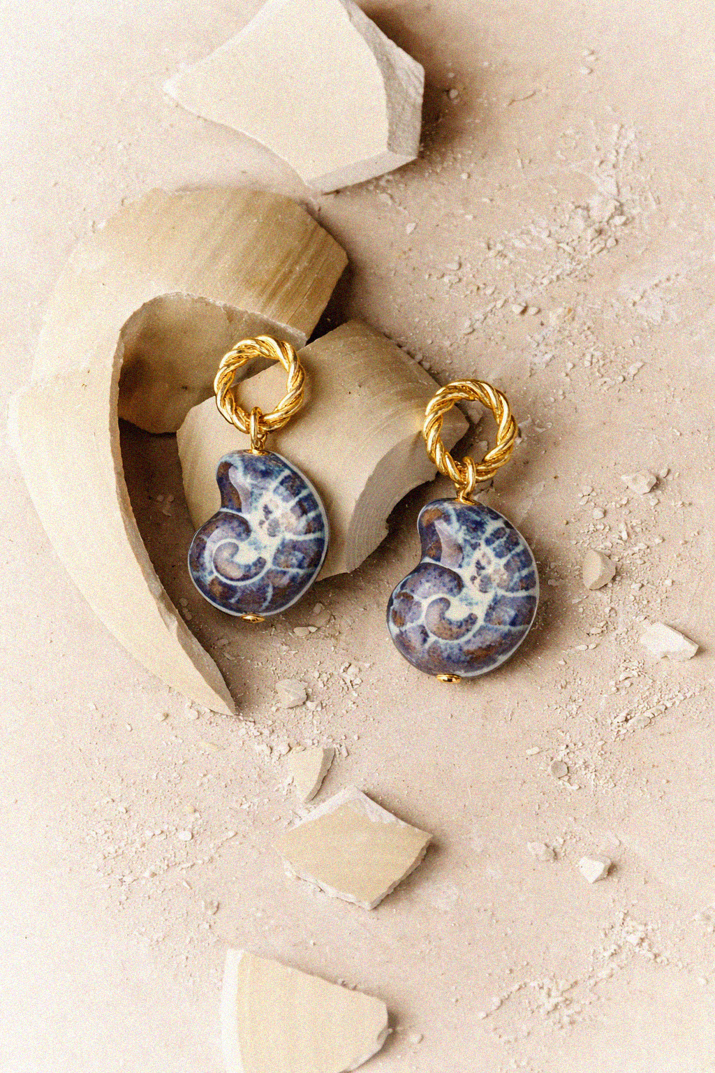 Pendientes concha azul