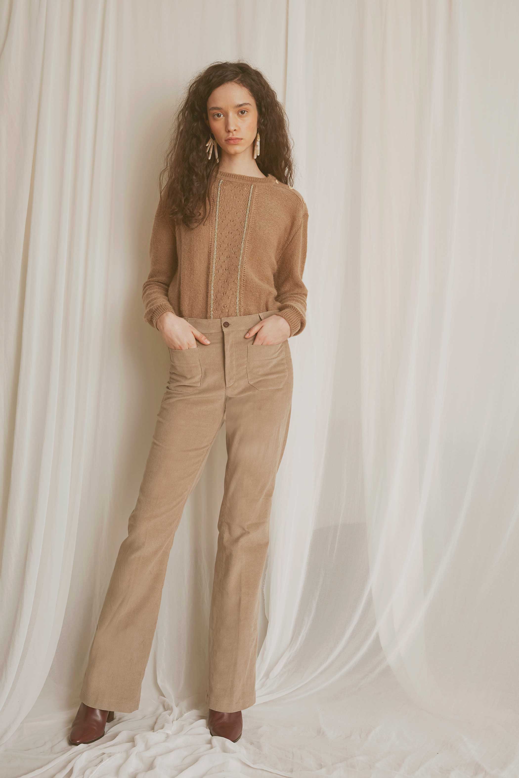 Pantalón acampanado pana camel