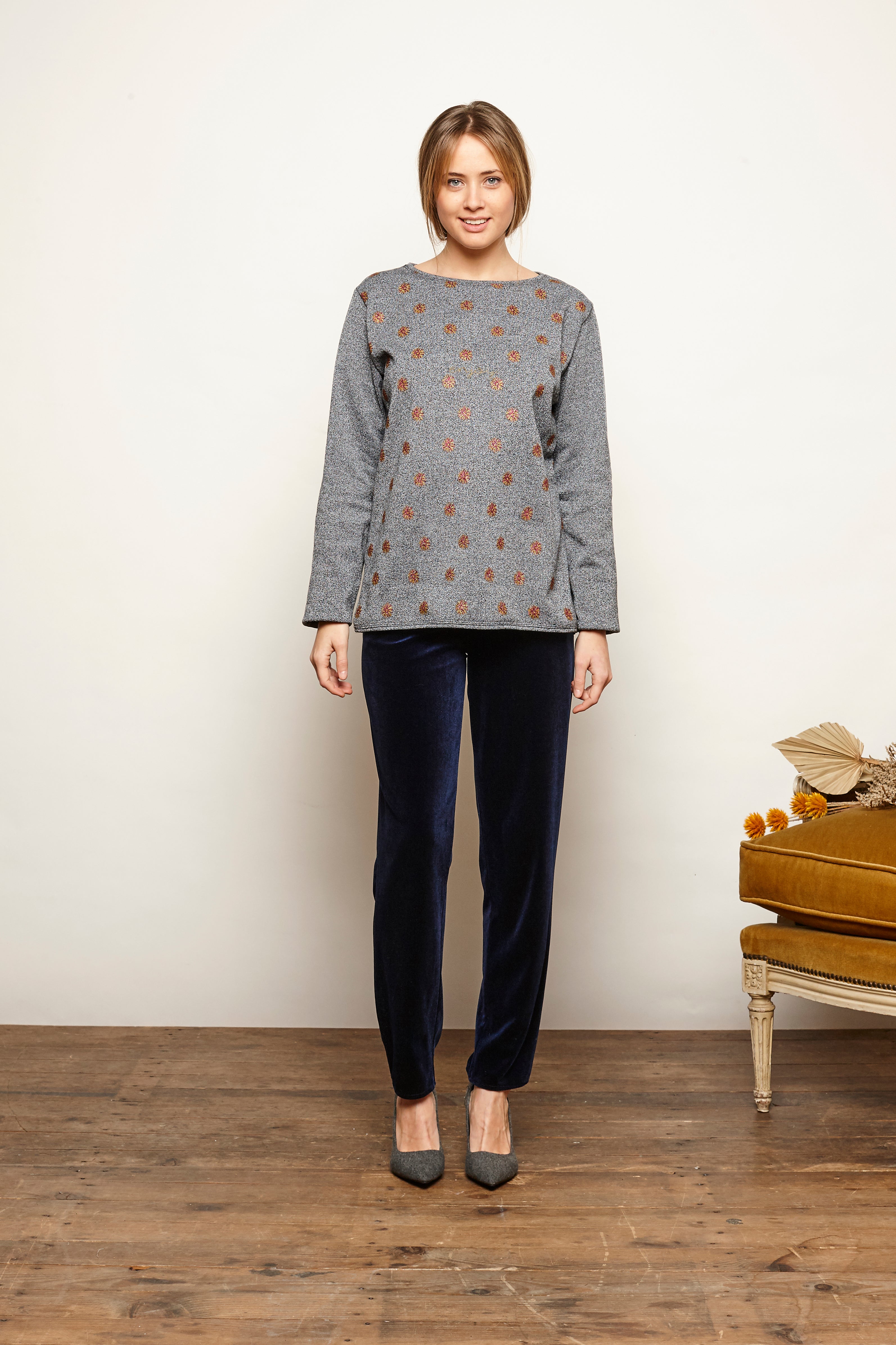 Sudadera GRIS MARGARITAS