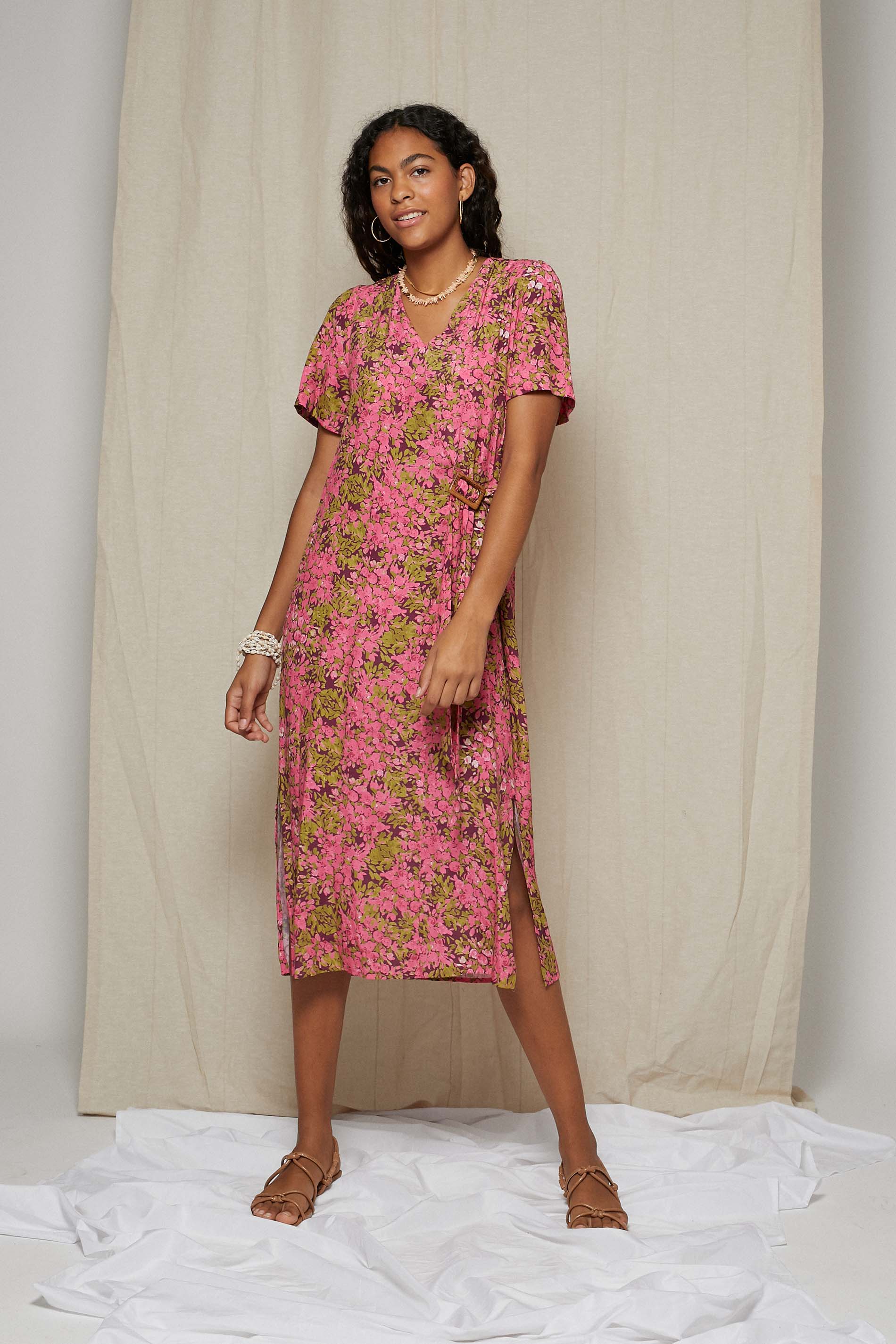Vestido junco flor fresa