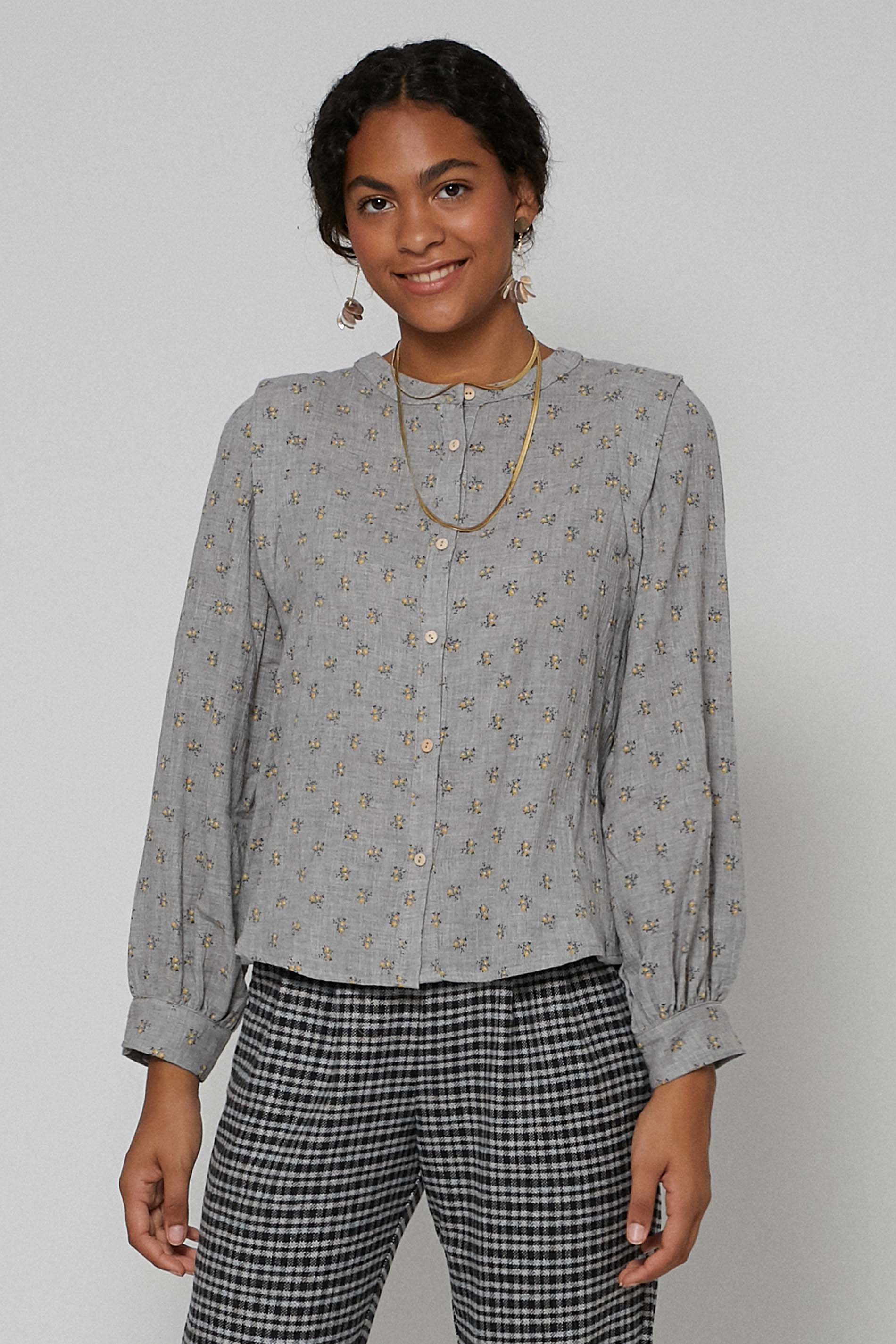 Blusa marker flor mostaza