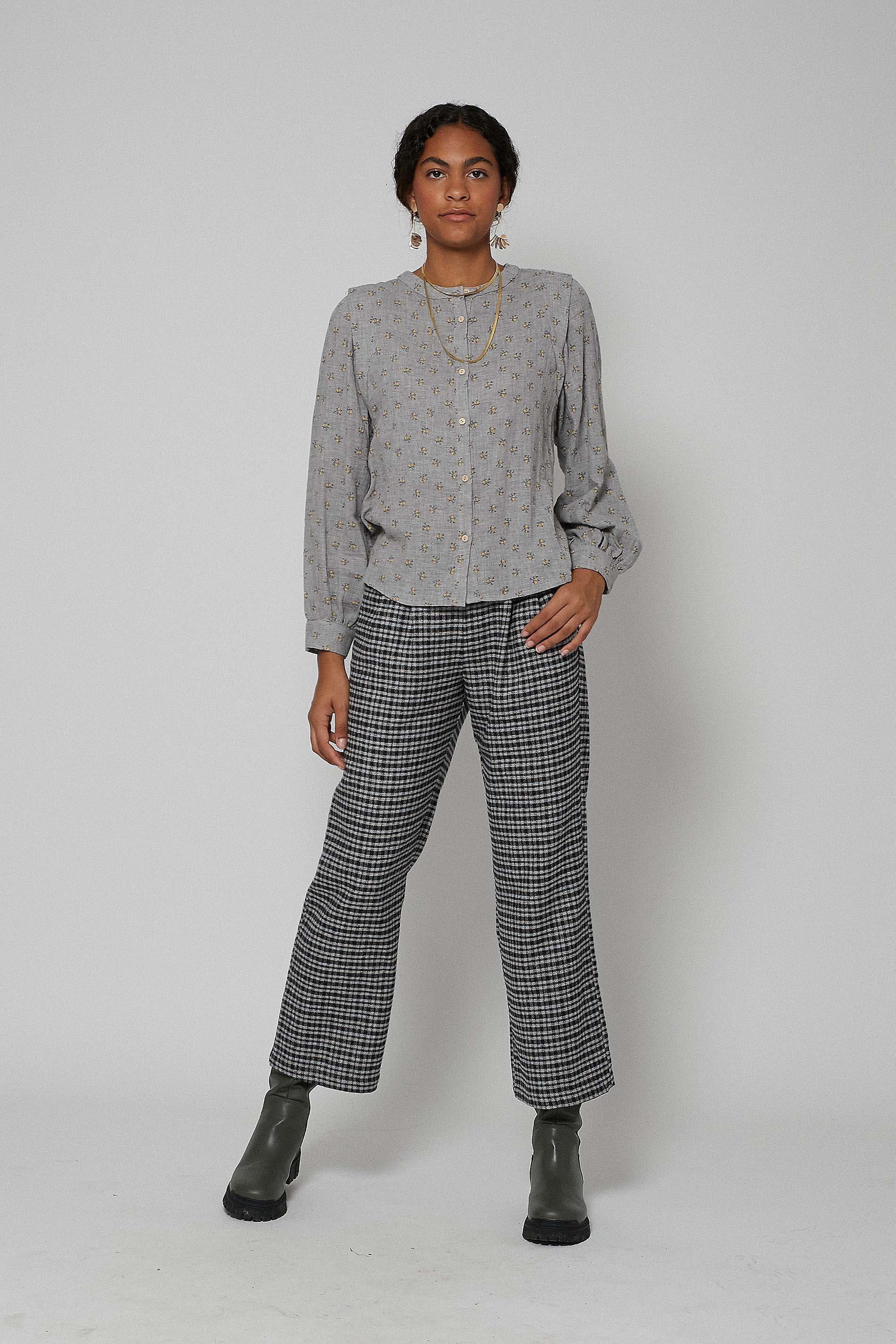 BLUSA STAR FLOR MOSTAZA