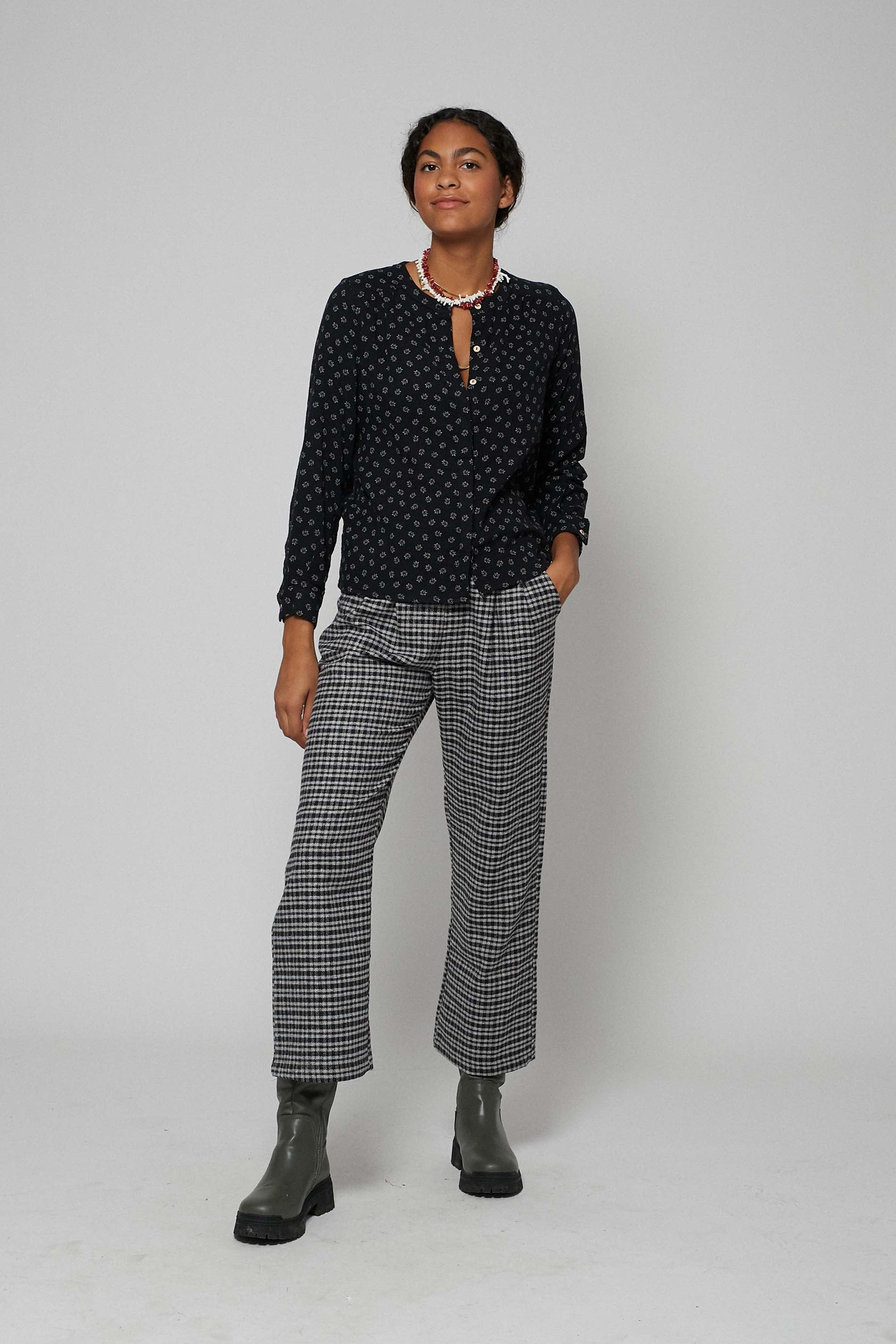 Blusa MELBOURNE ORGANIC black hojas