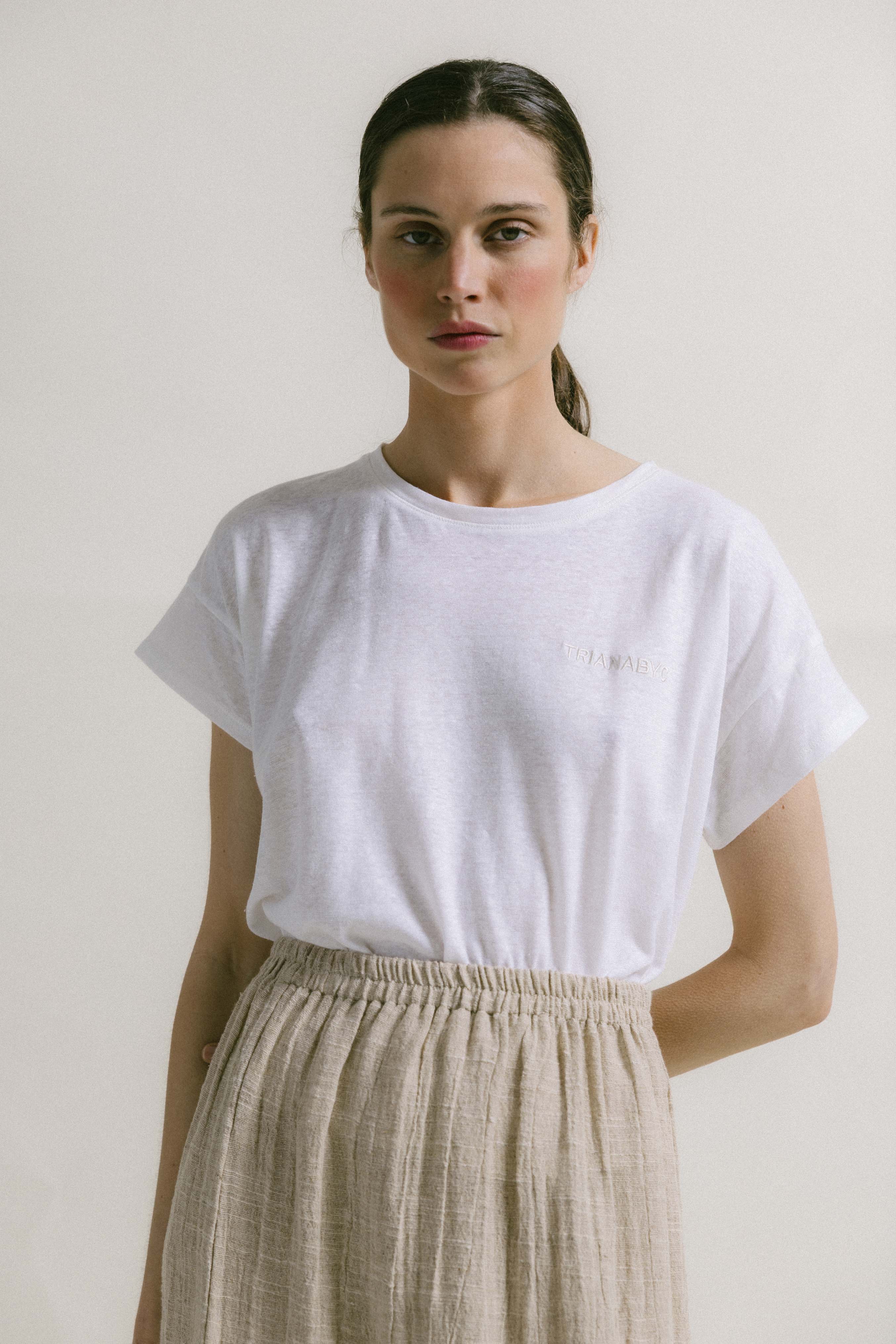 Camiseta blanca bordado TRIANABYC