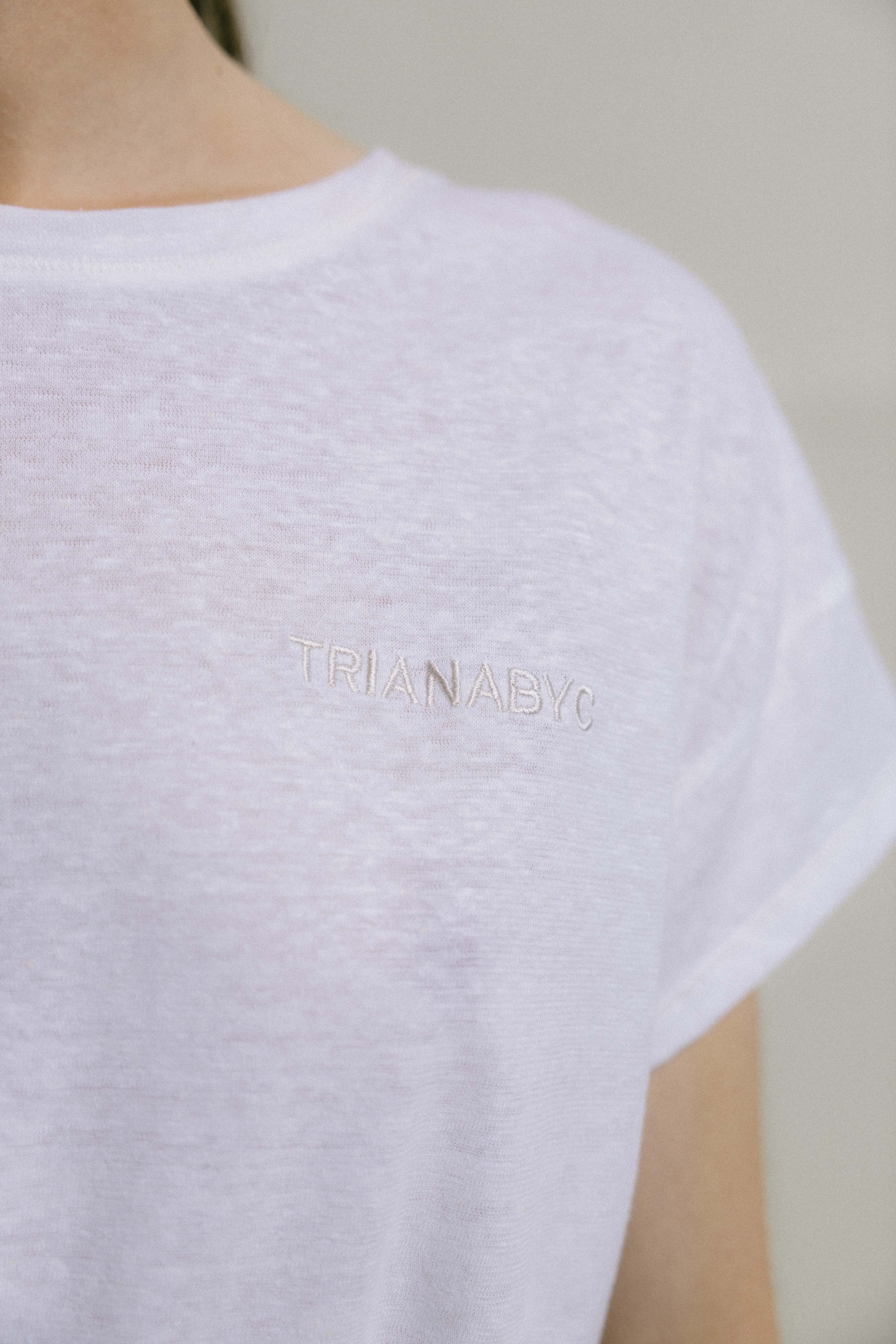 Camiseta blanca bordado TRIANABYC