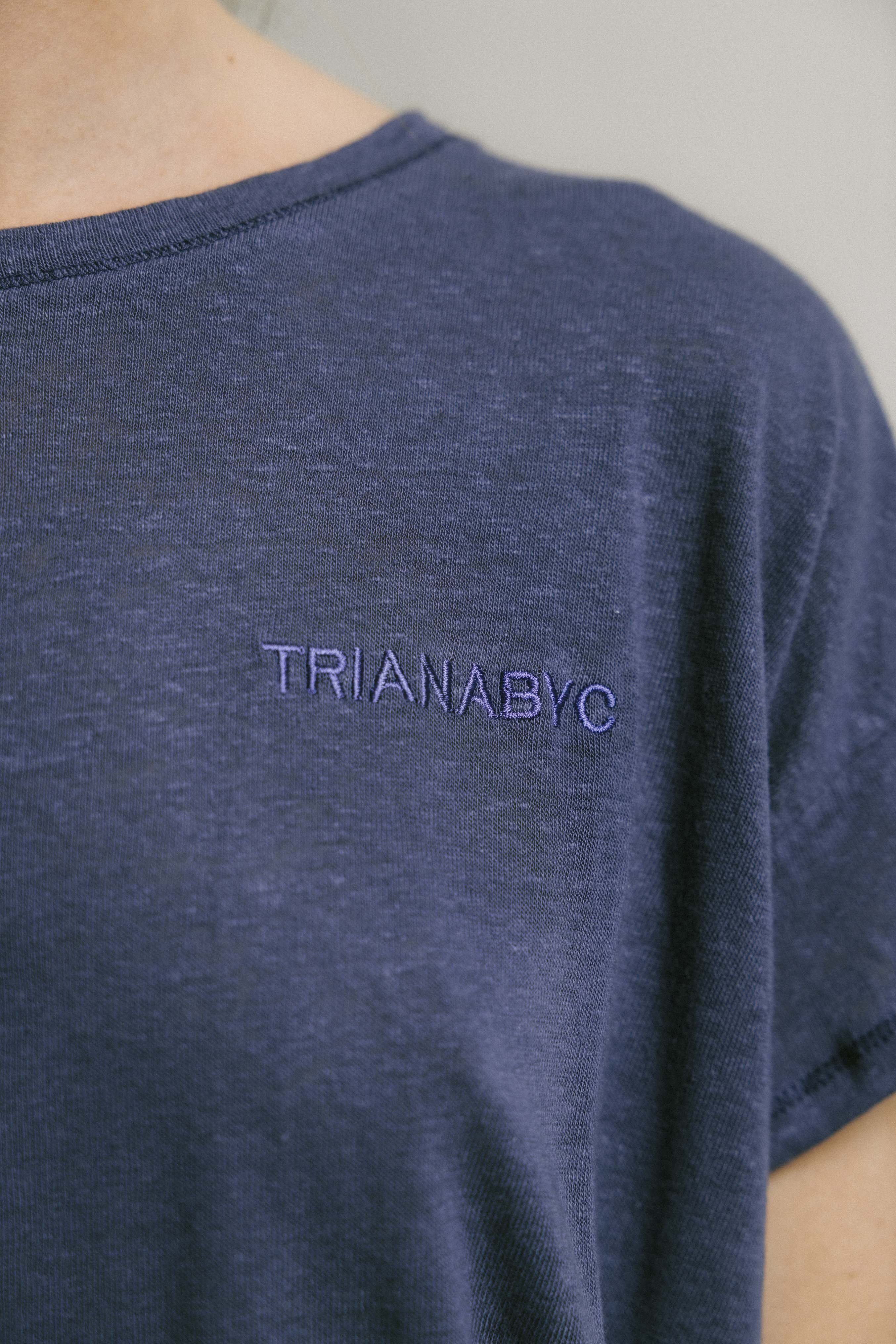 Camiseta azul marino bordado TRIANABYC