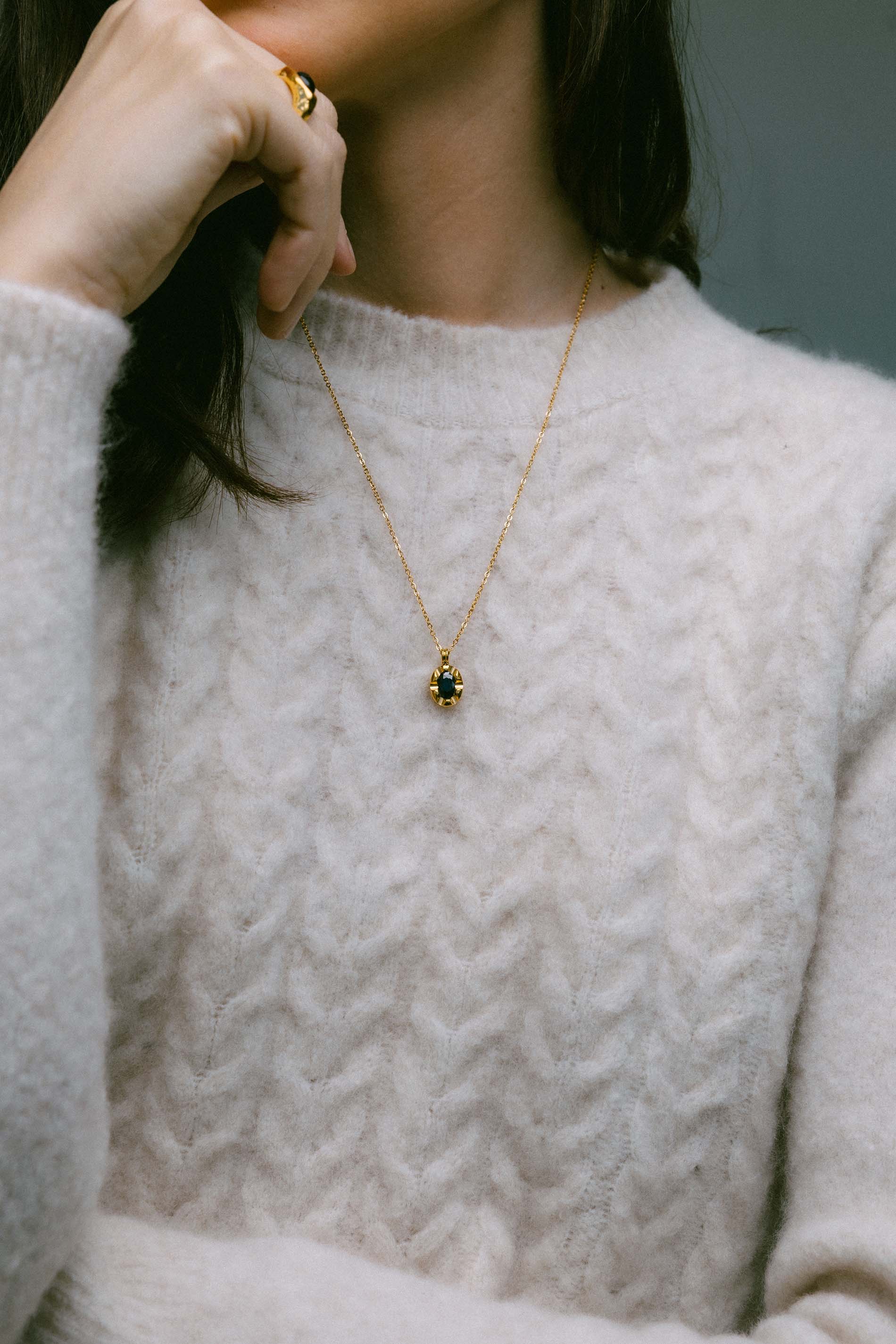 Collar Mons