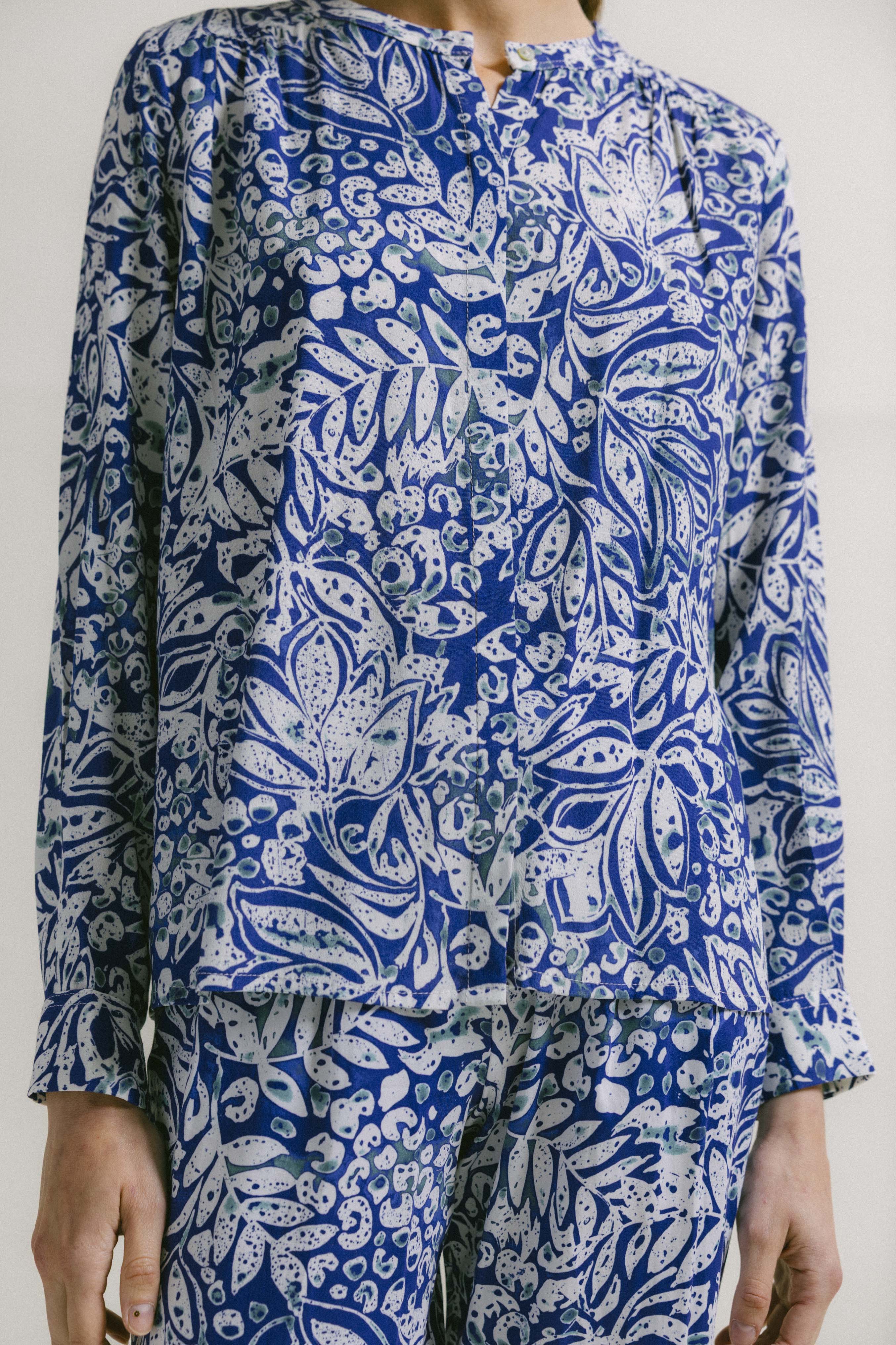 Blusa melbourne ramas bue