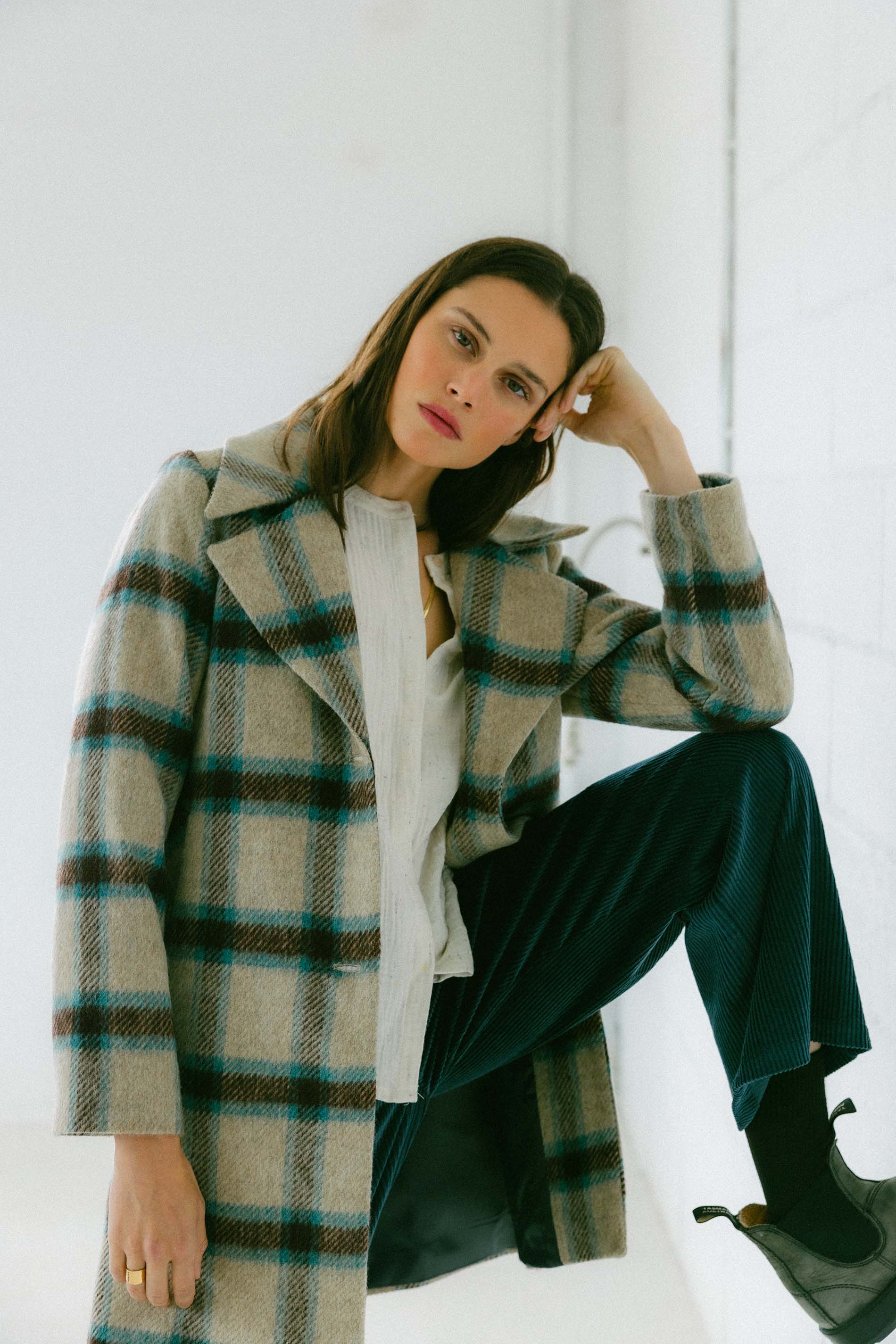 ABRIGO LANA DAKOTA CUADROS agua y crudo