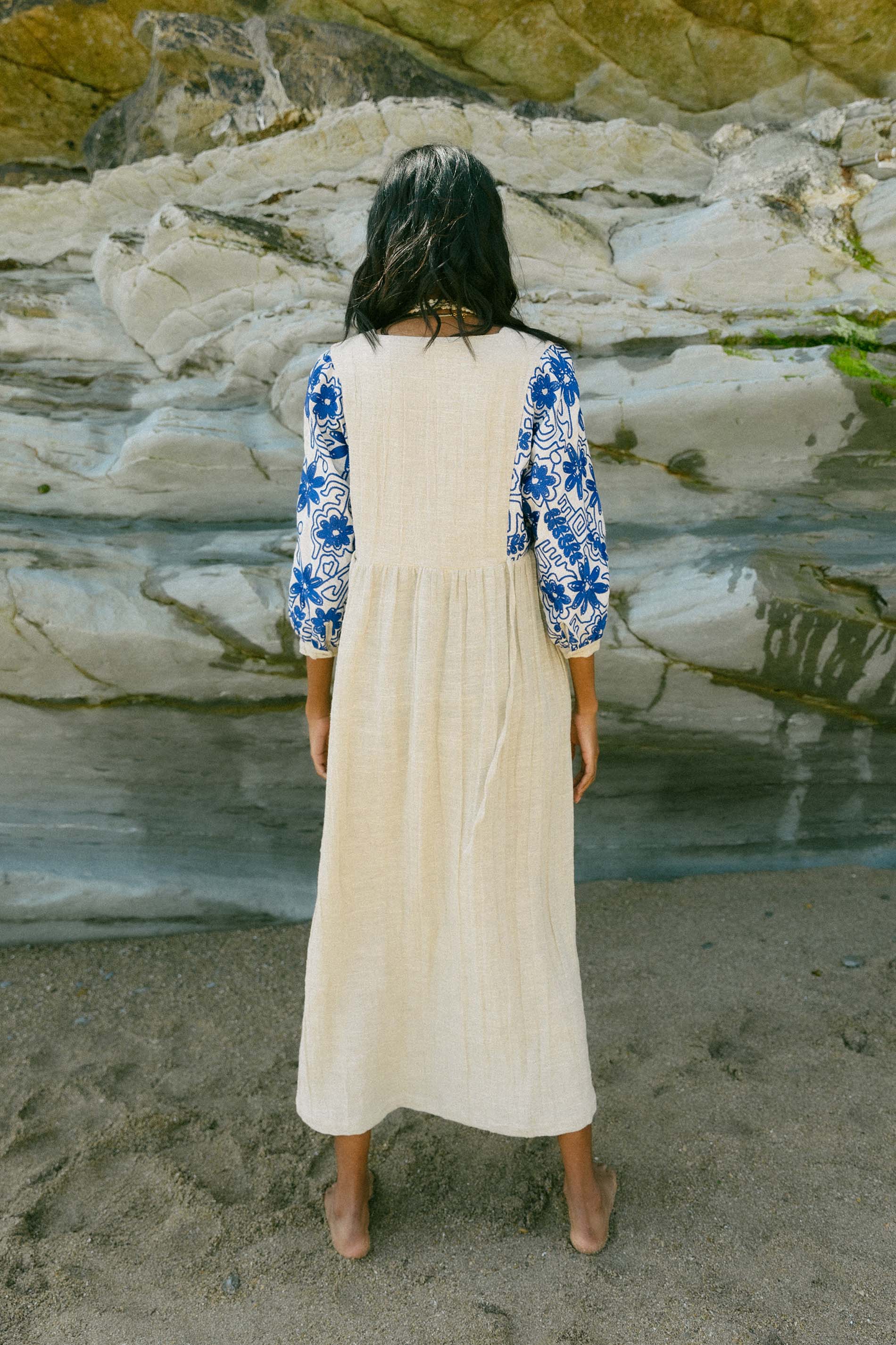 Vestido midi bordado DURAN