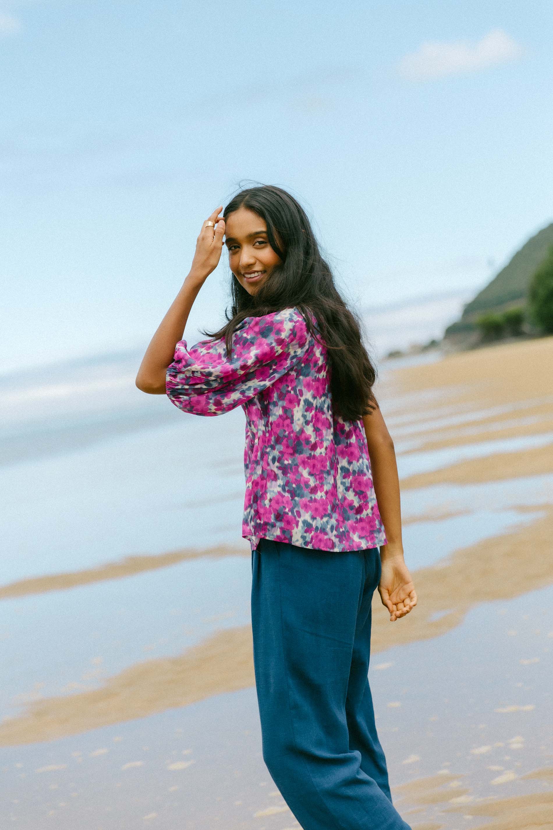 Blusa LEON asimétrica mancha fucsia