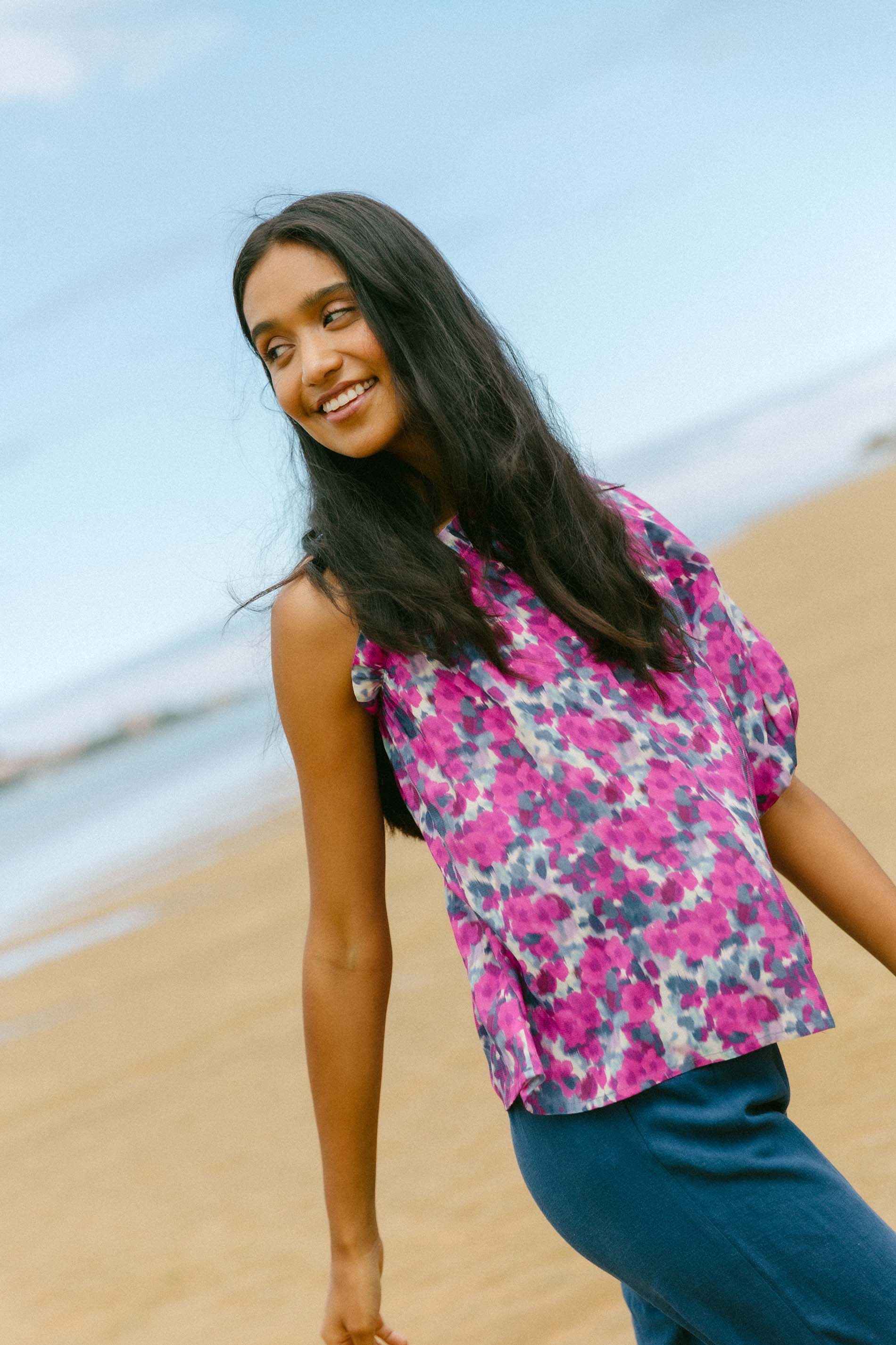 Blusa LEON asimétrica mancha fucsia