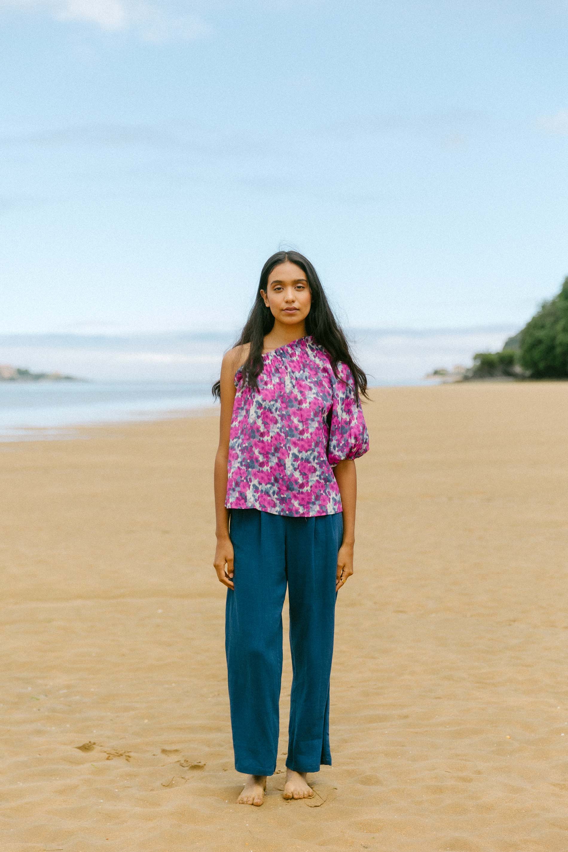 Blusa LEON asimétrica mancha fucsia