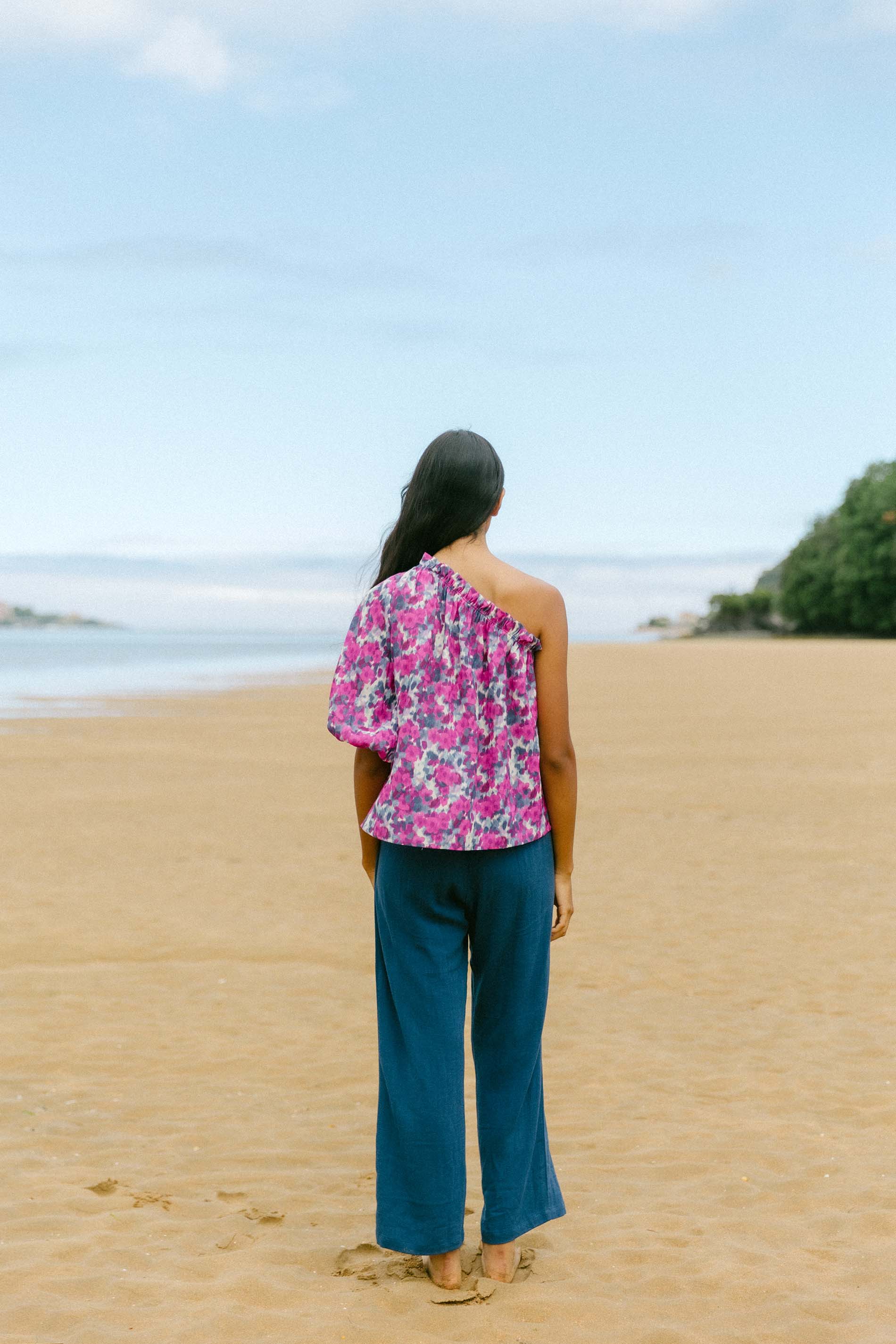 Blusa LEON asimétrica mancha fucsia
