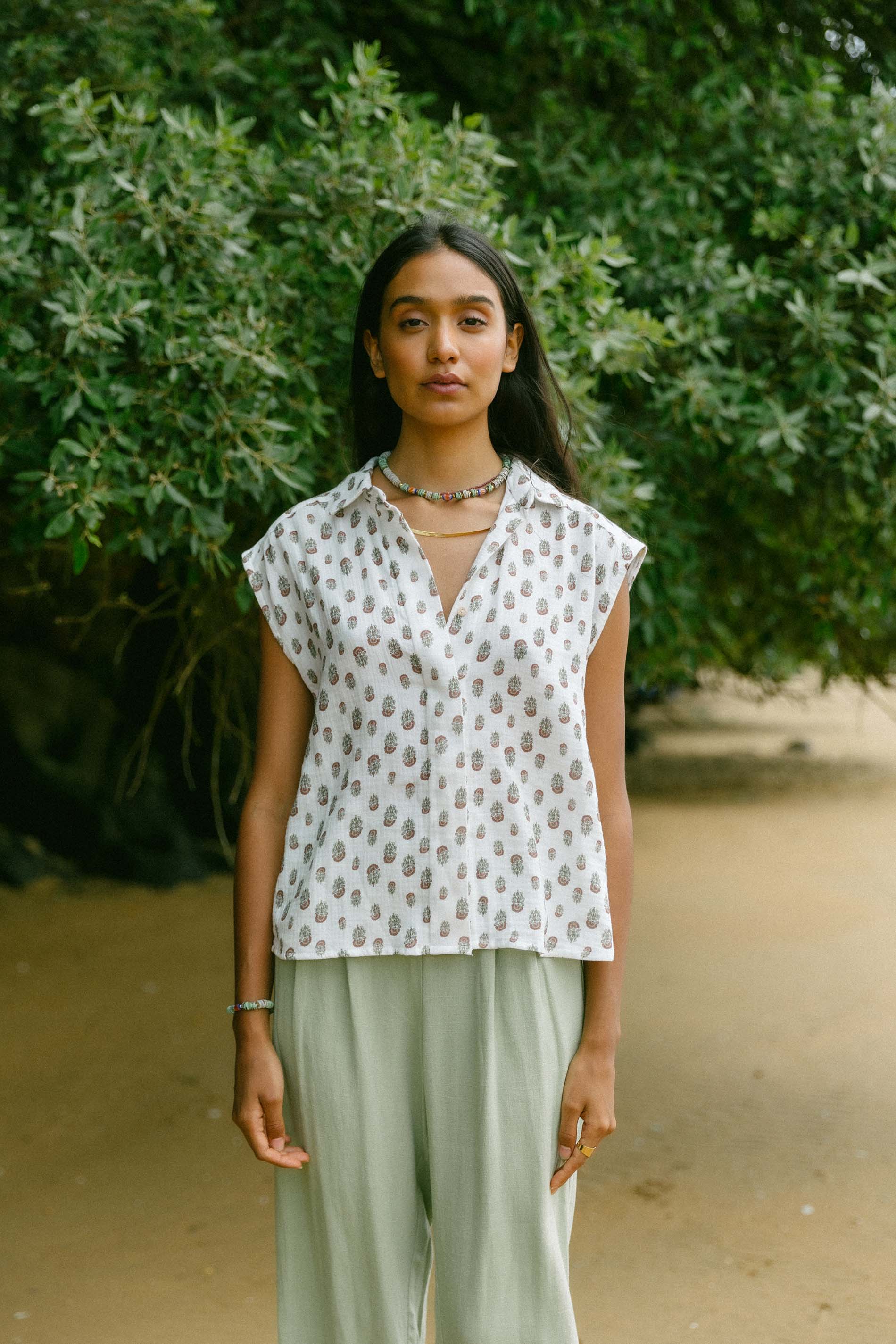 Blusa LUCEA flor tierra