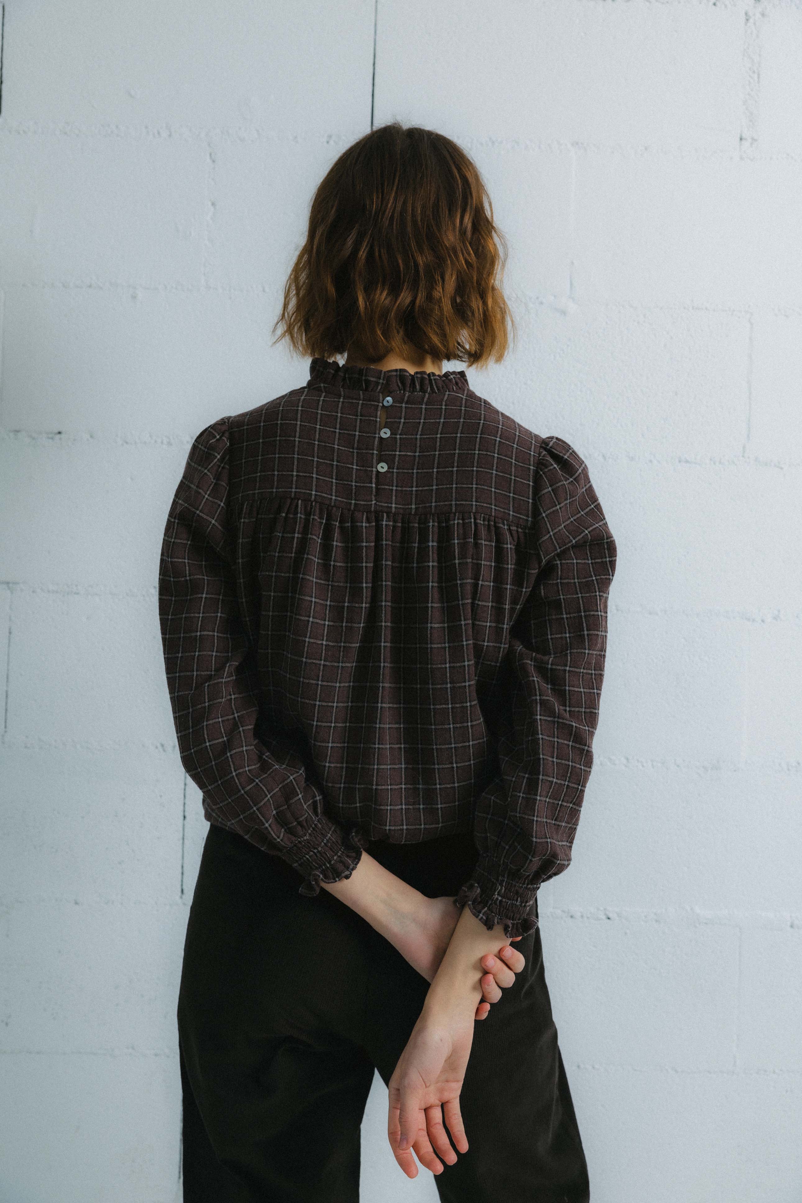 BLUSA PORI cuadros choco