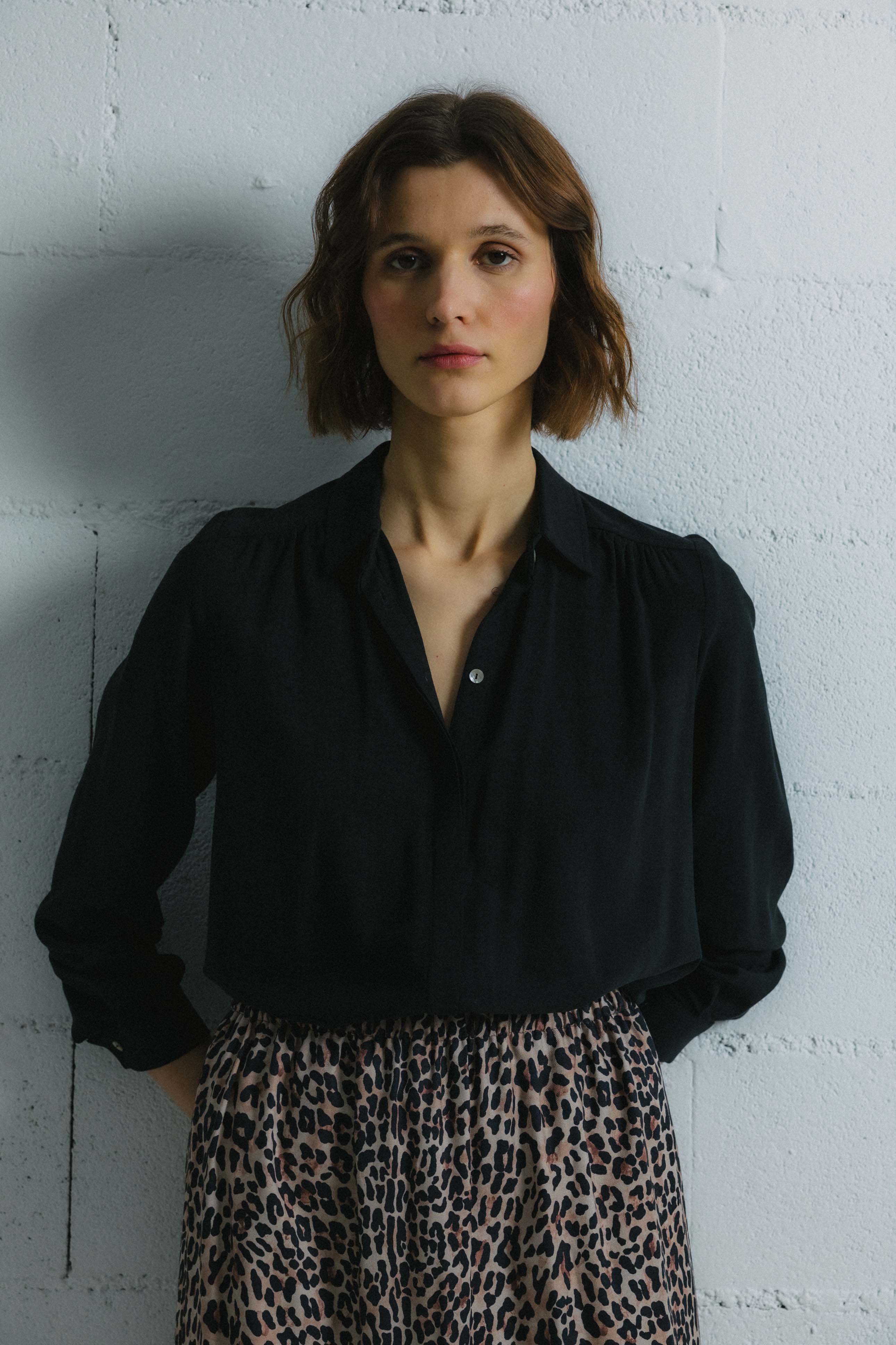 BLUSA PALMA NEGRA