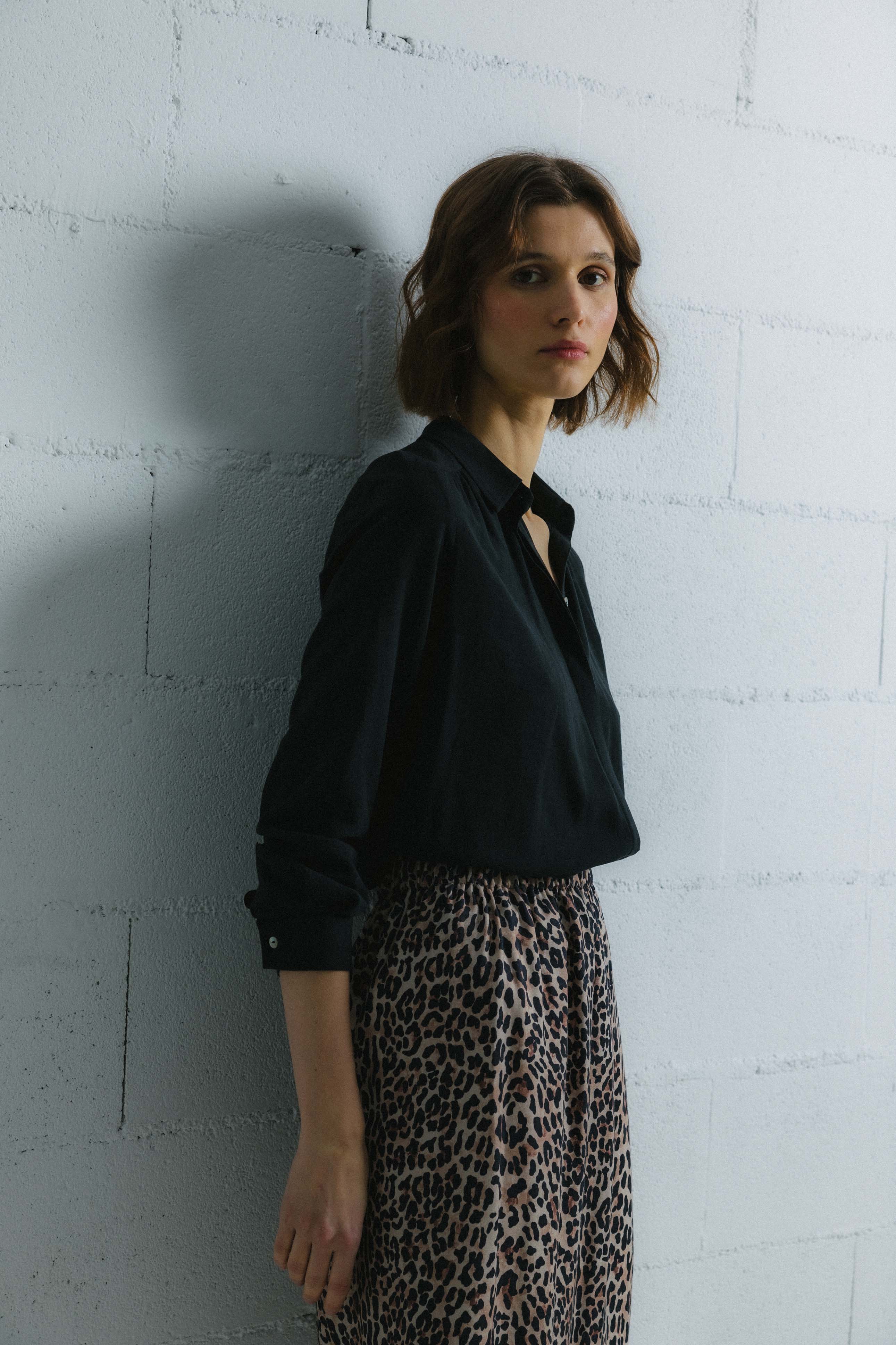 BLUSA PALMA NEGRA