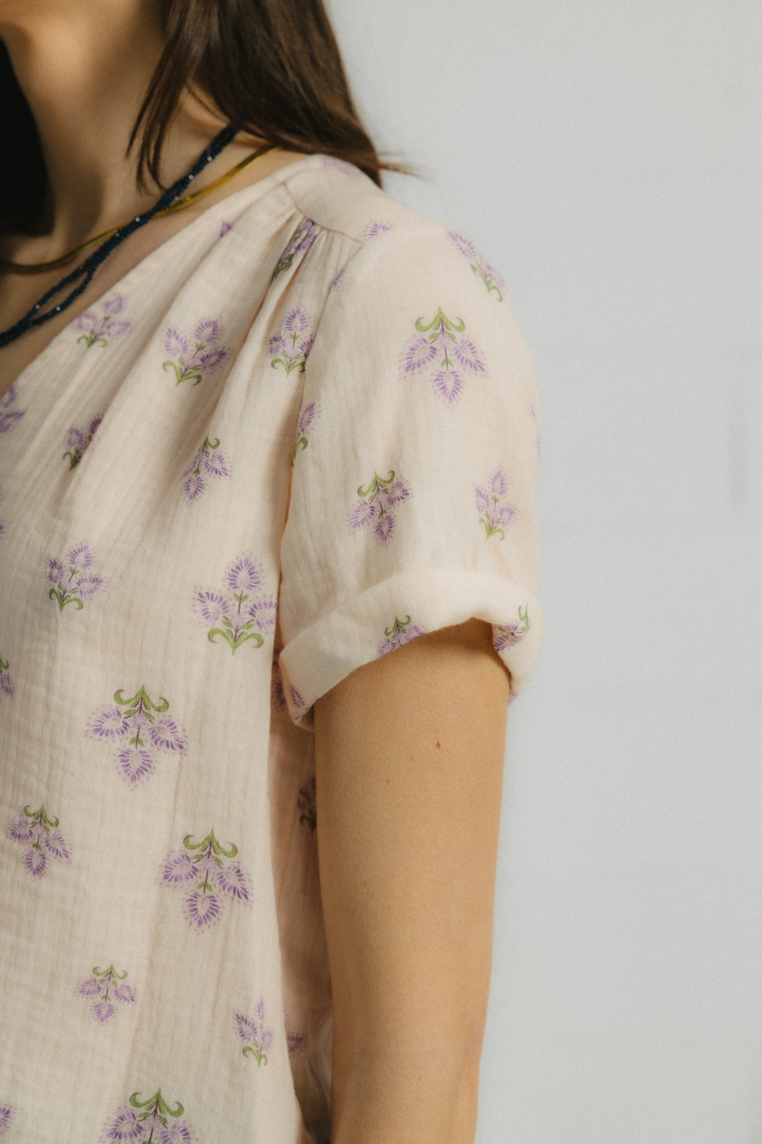 Blusa algodón orgánico flor MALVA BURNI