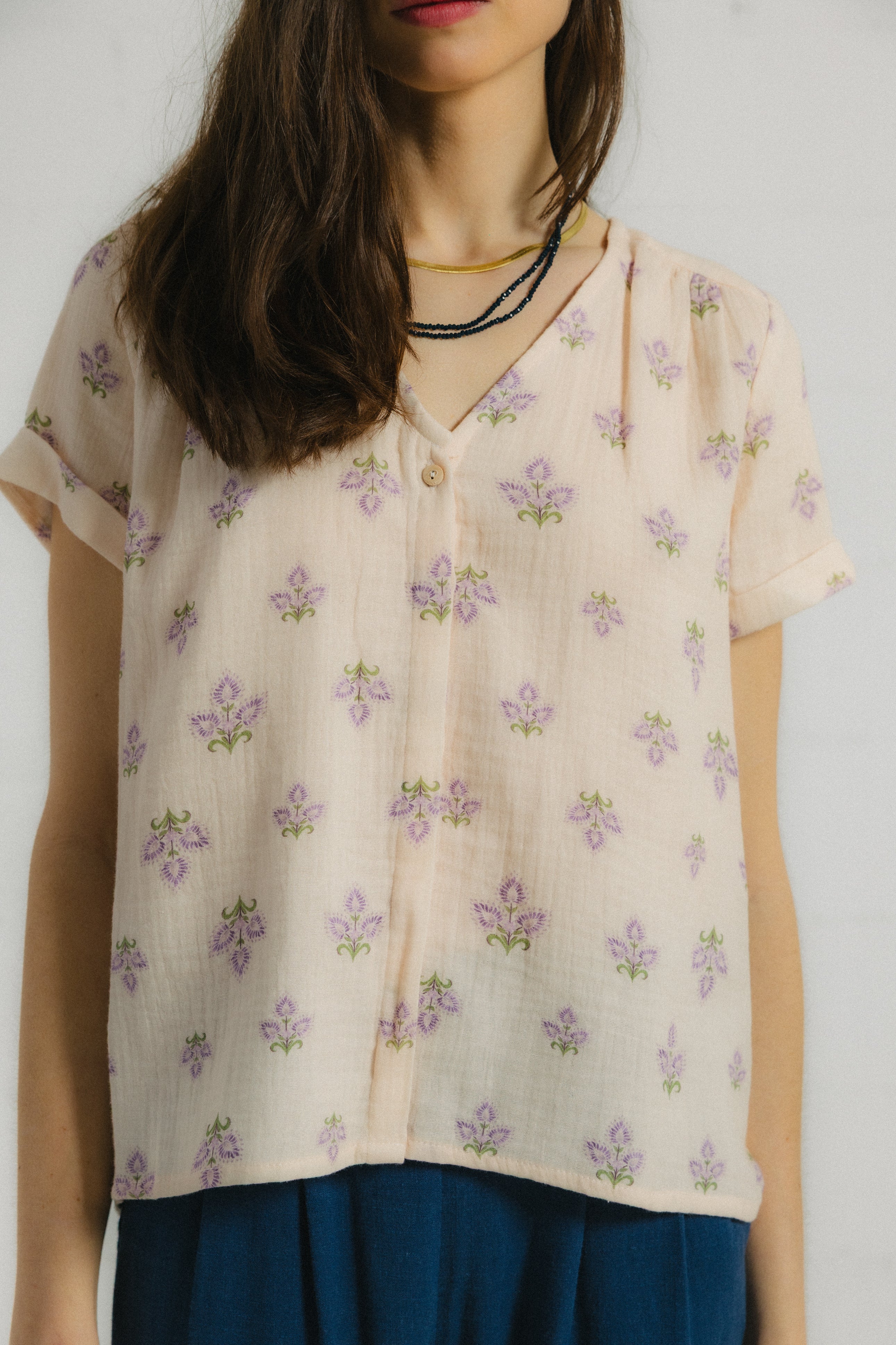 Blusa algodón orgánico flor MALVA BURNI