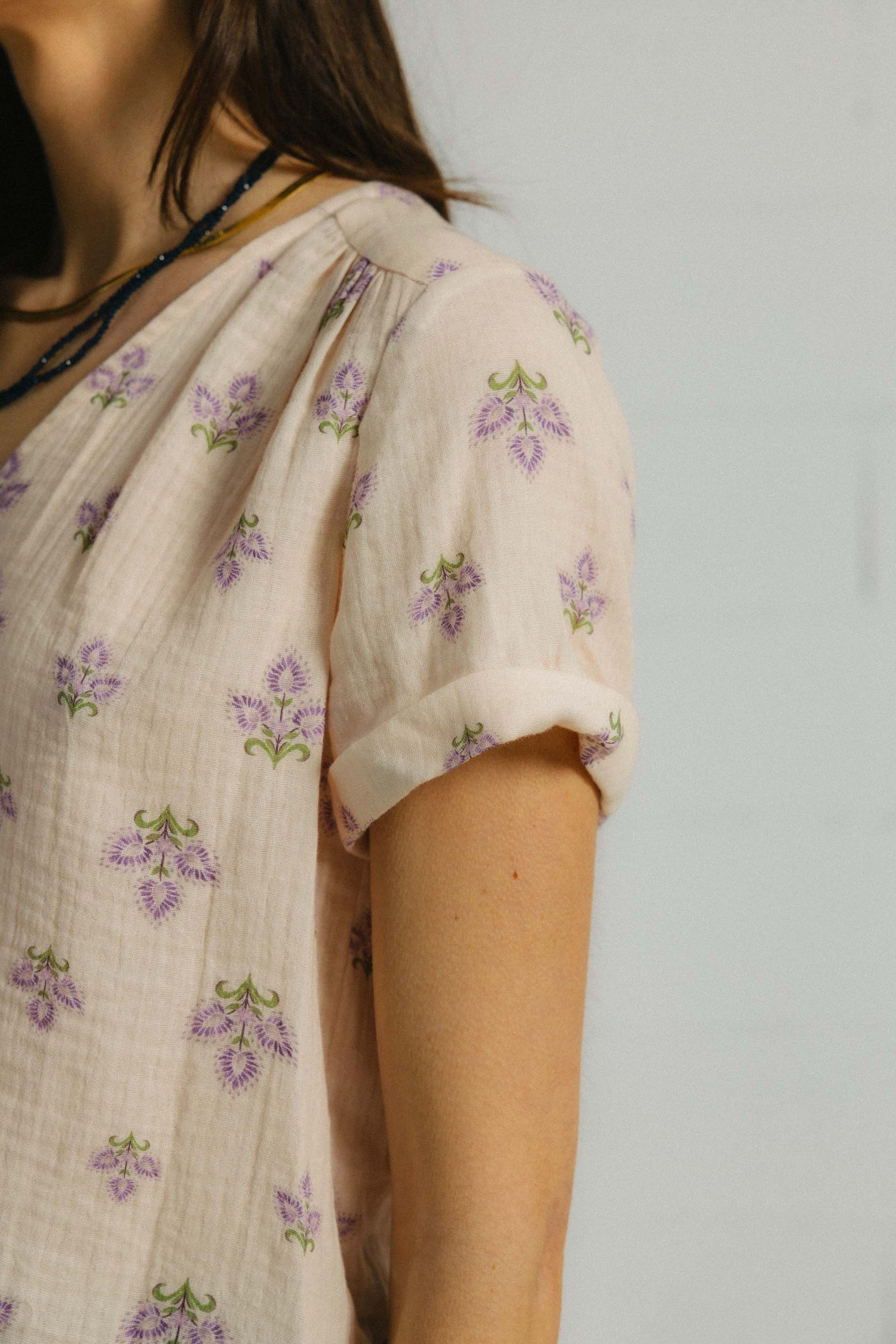 Blusa algodón orgánico flor MALVA BURNI