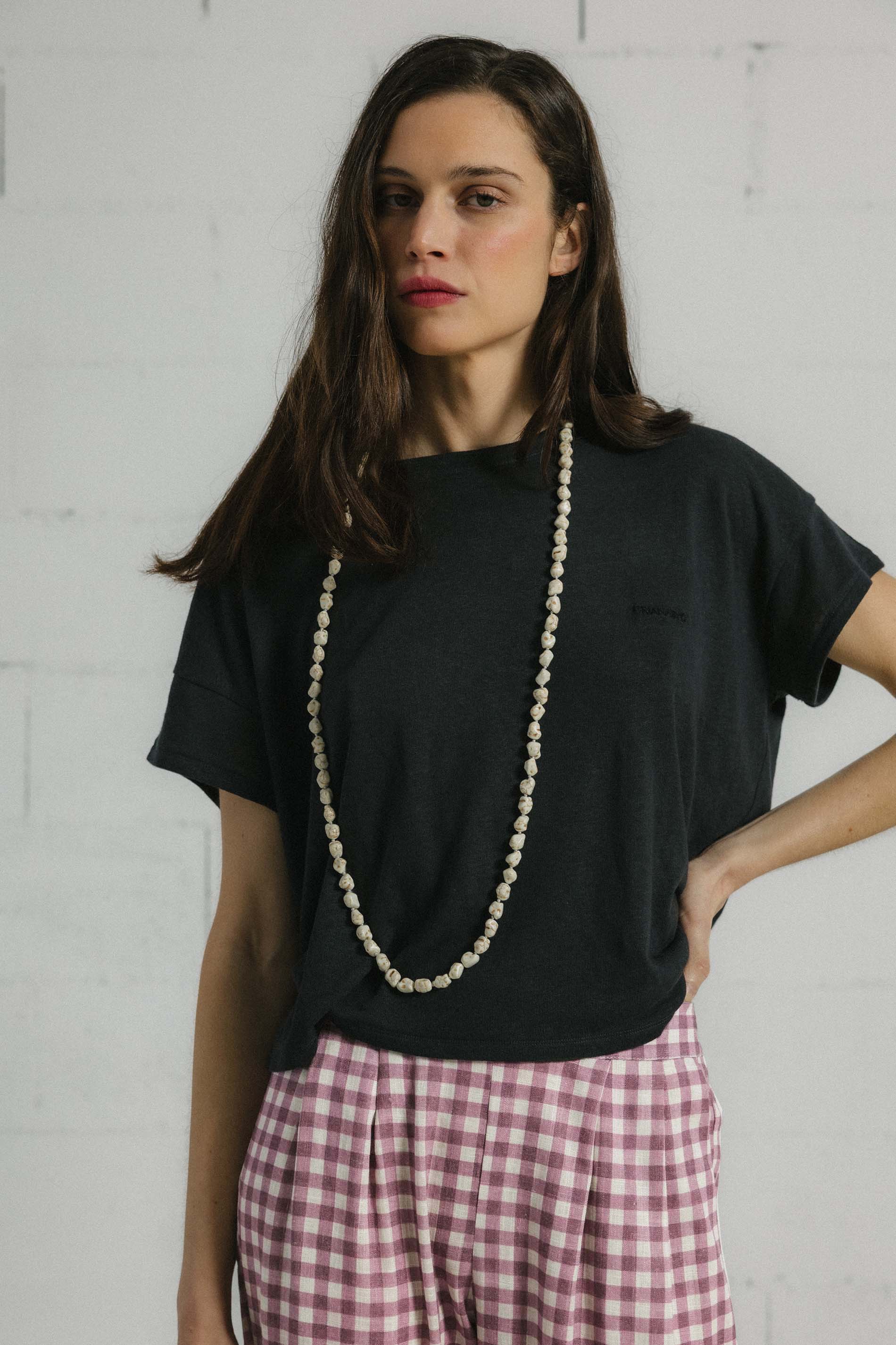 Camiseta antracita bordado TRIANABYC