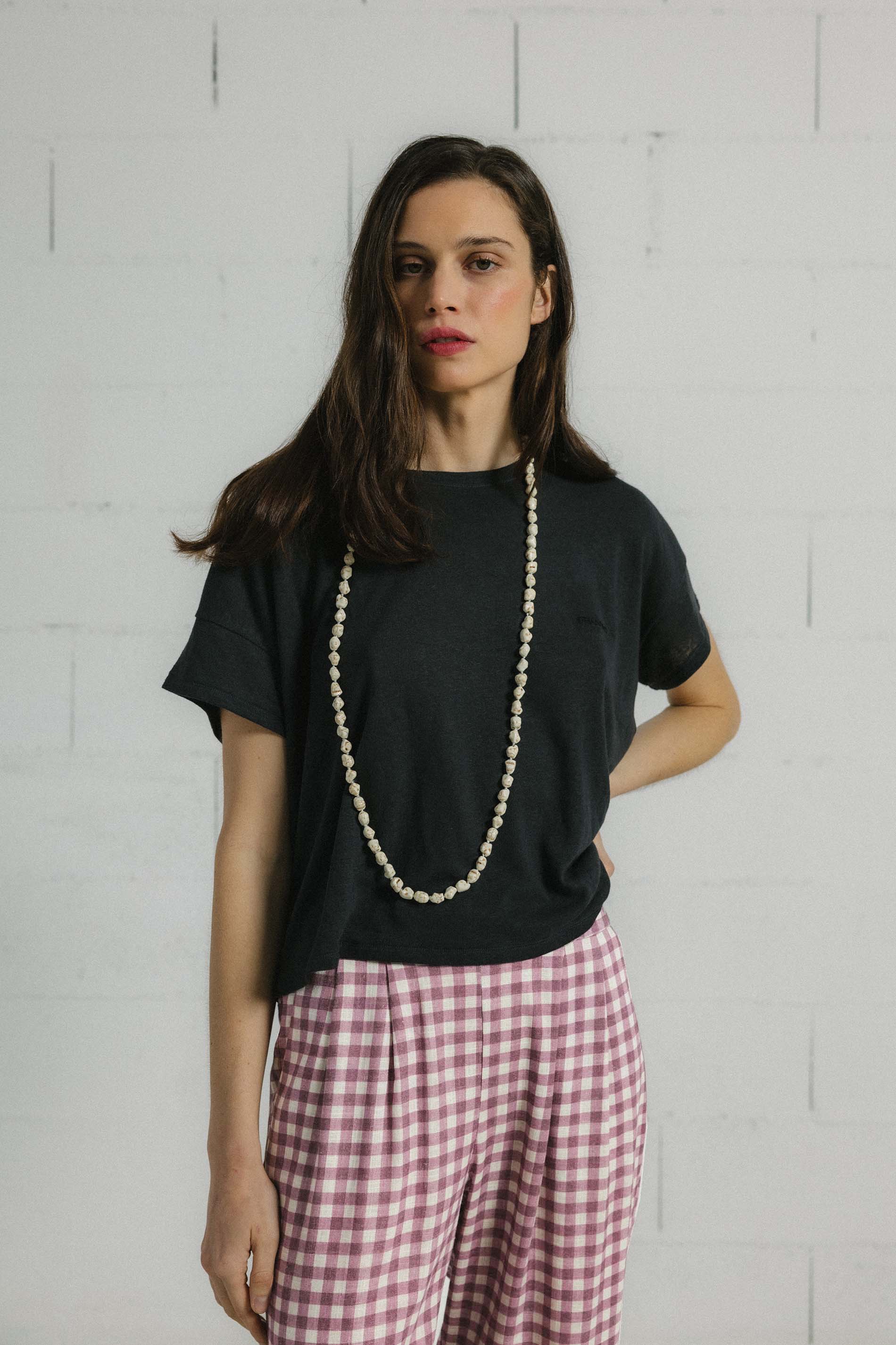 Camiseta antracita bordado TRIANABYC