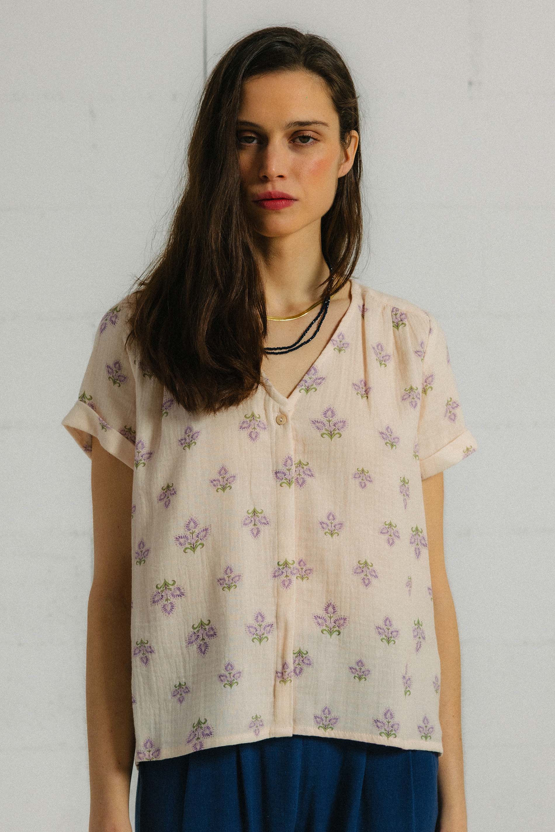 Blusa algodón orgánico flor MALVA BURNI