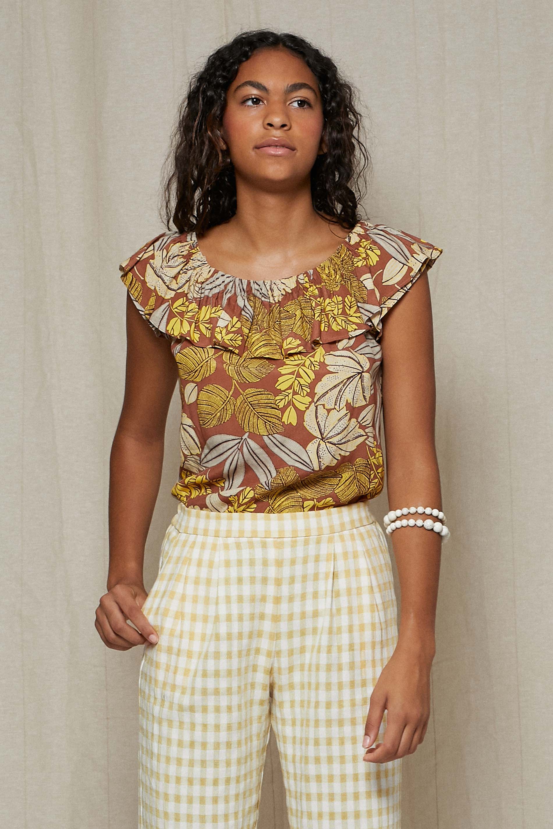 Blusa tropical print mostaza