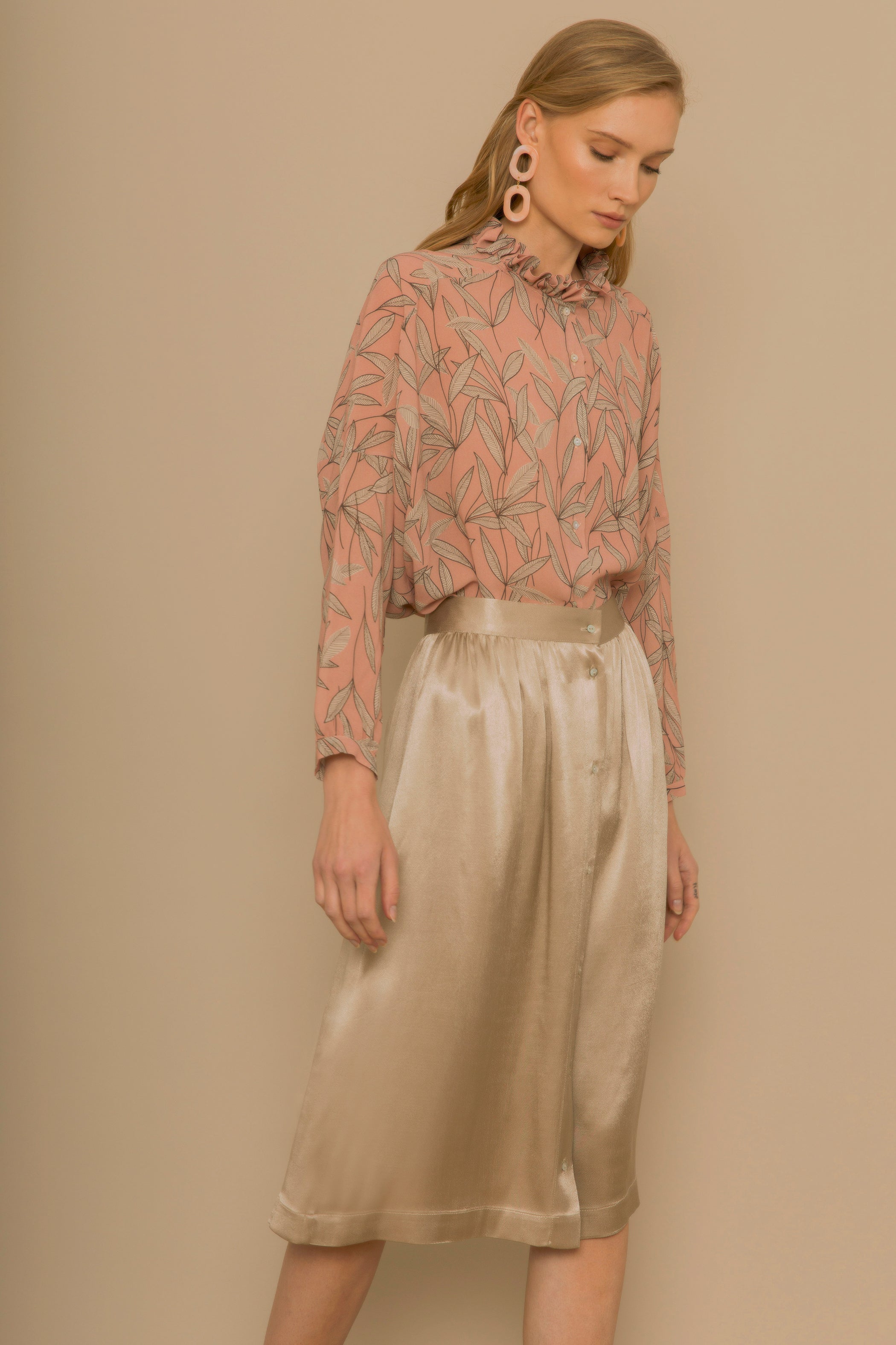 ARENA satin buttoned skirt